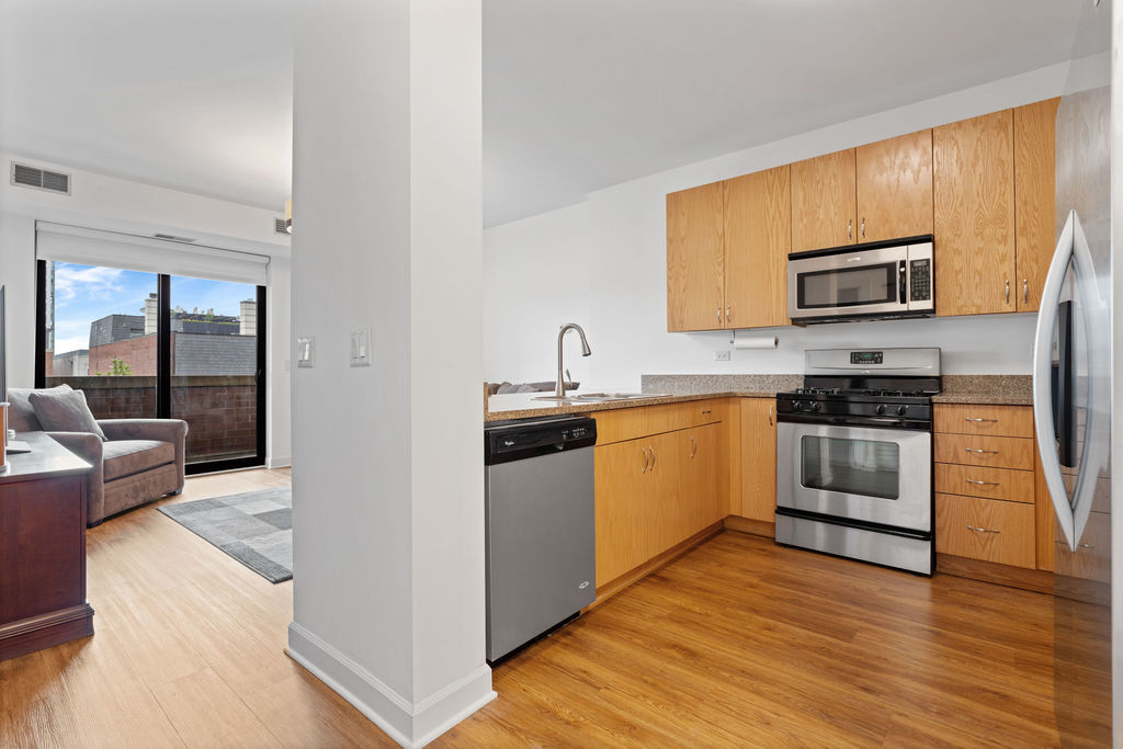 451 W HURON Street Unit: 505