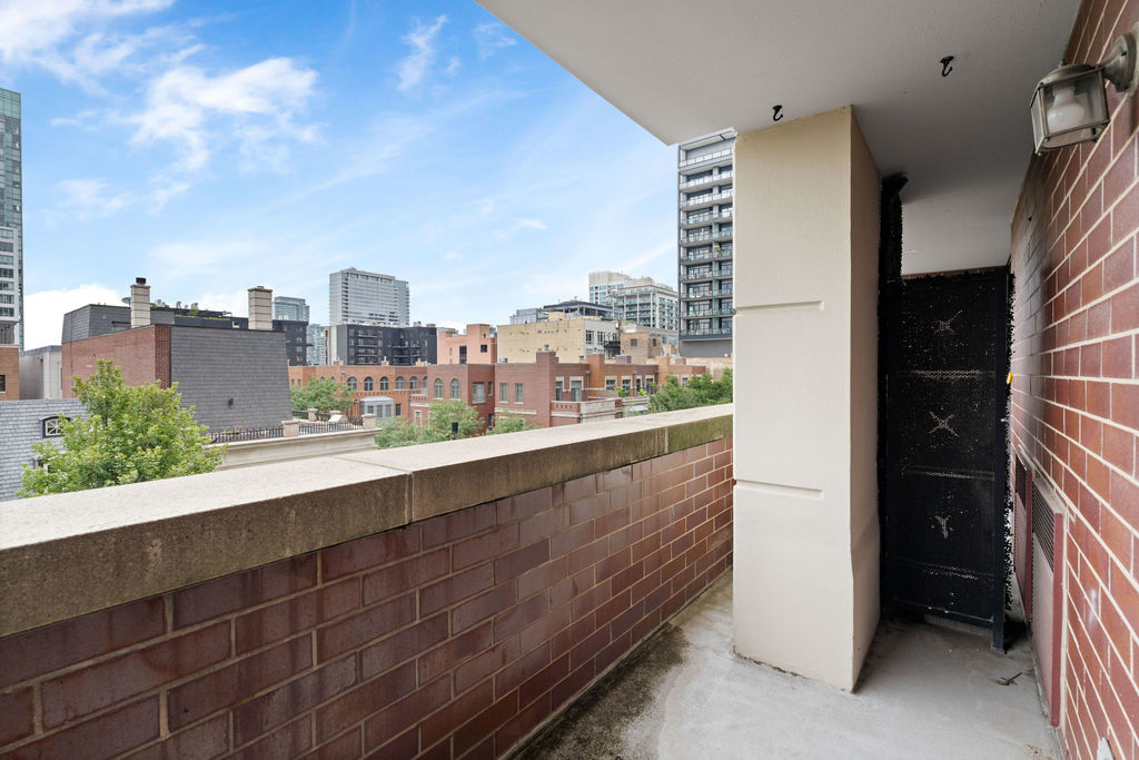 451 W HURON Street Unit: 505