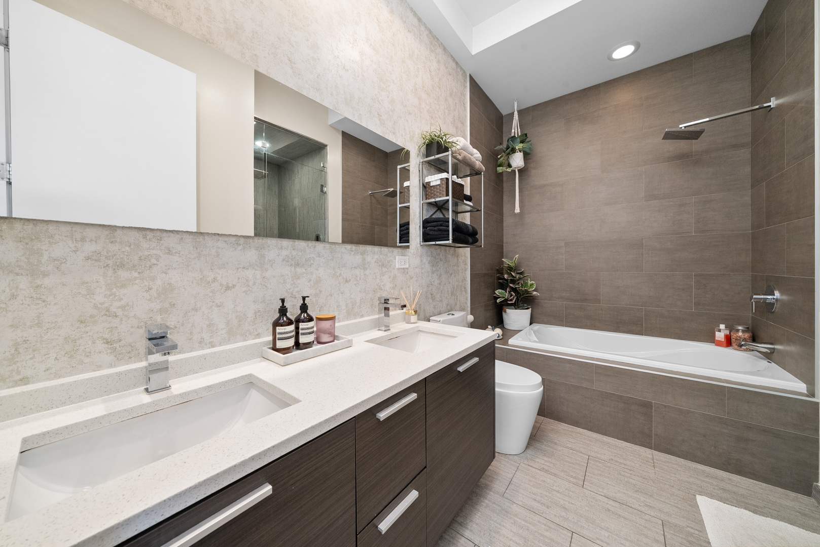 1936 W Armitage Avenue Unit: 3E