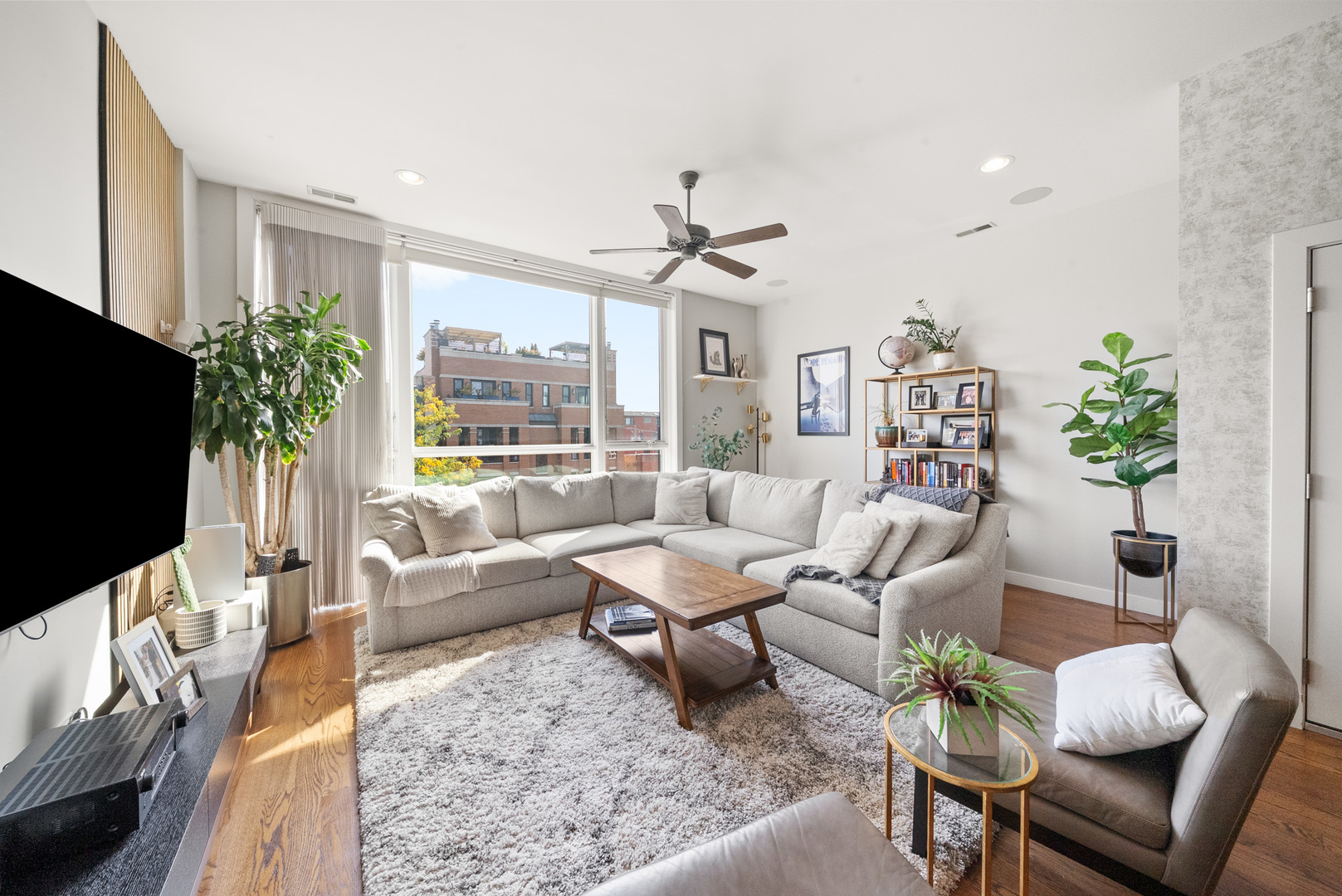 1936 W Armitage Avenue Unit: 3E