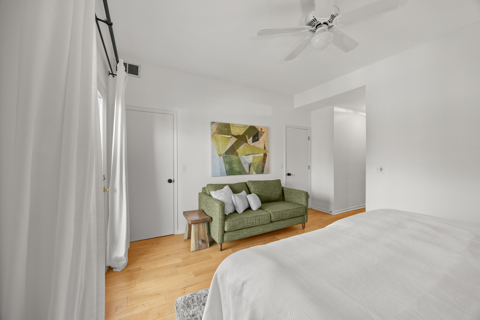 1326 W School Street Unit: 2