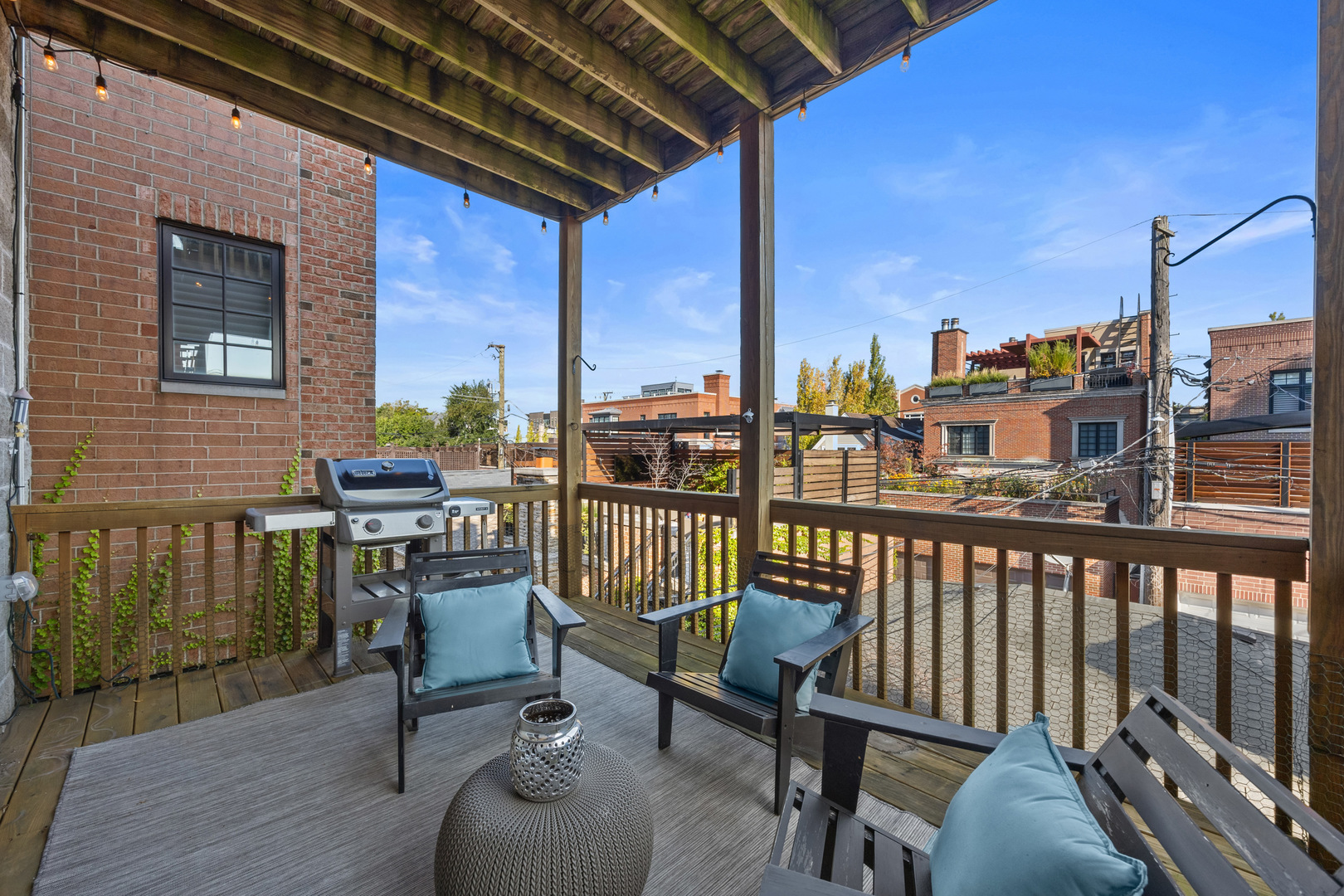 1326 W School Street Unit: 2