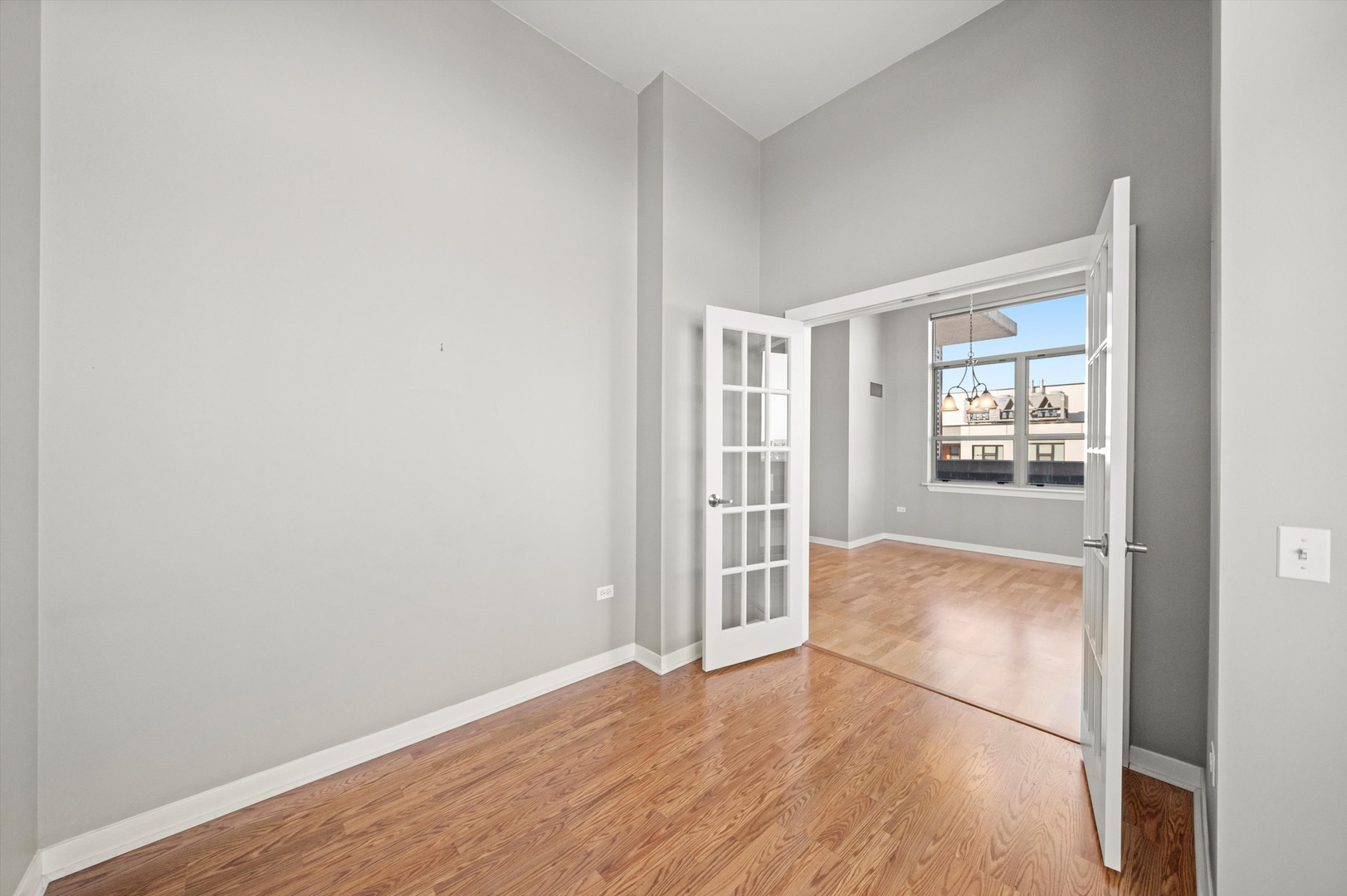 437 W Division Street Unit: 901