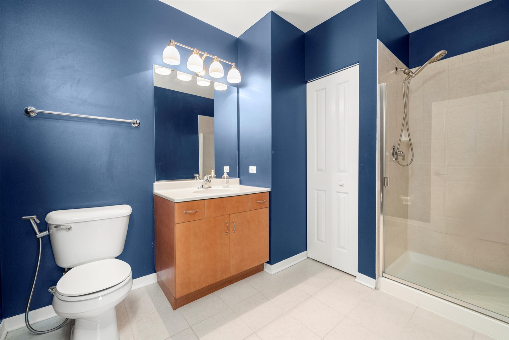 437 W Division Street Unit: 901