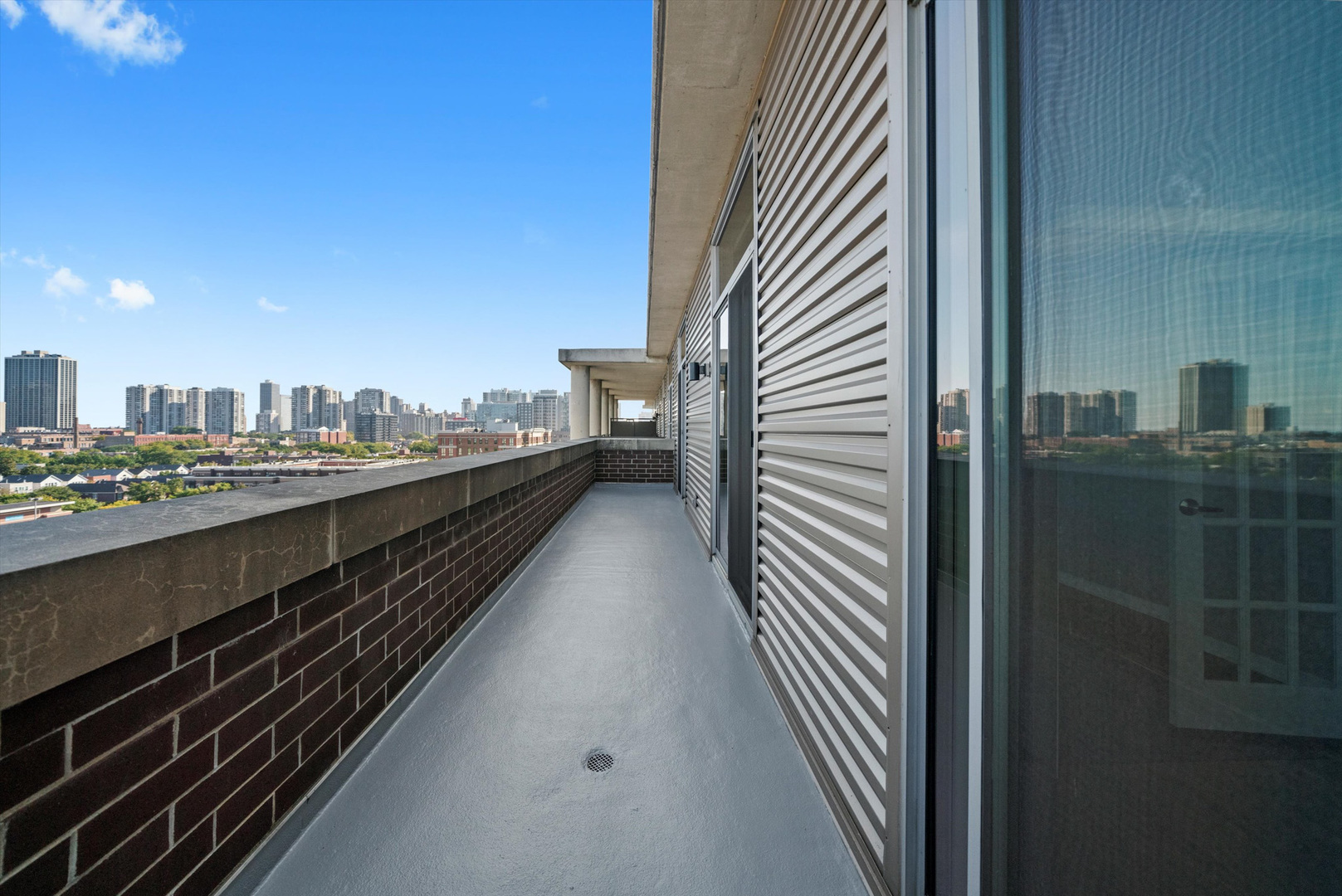 437 W Division Street Unit: 901