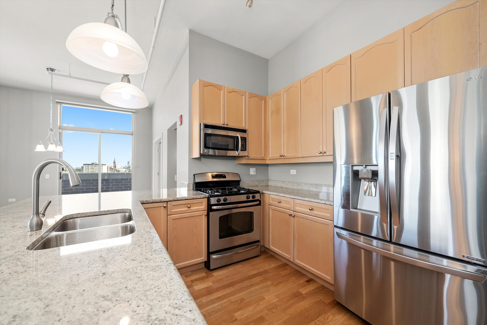 437 W Division Street Unit: 901