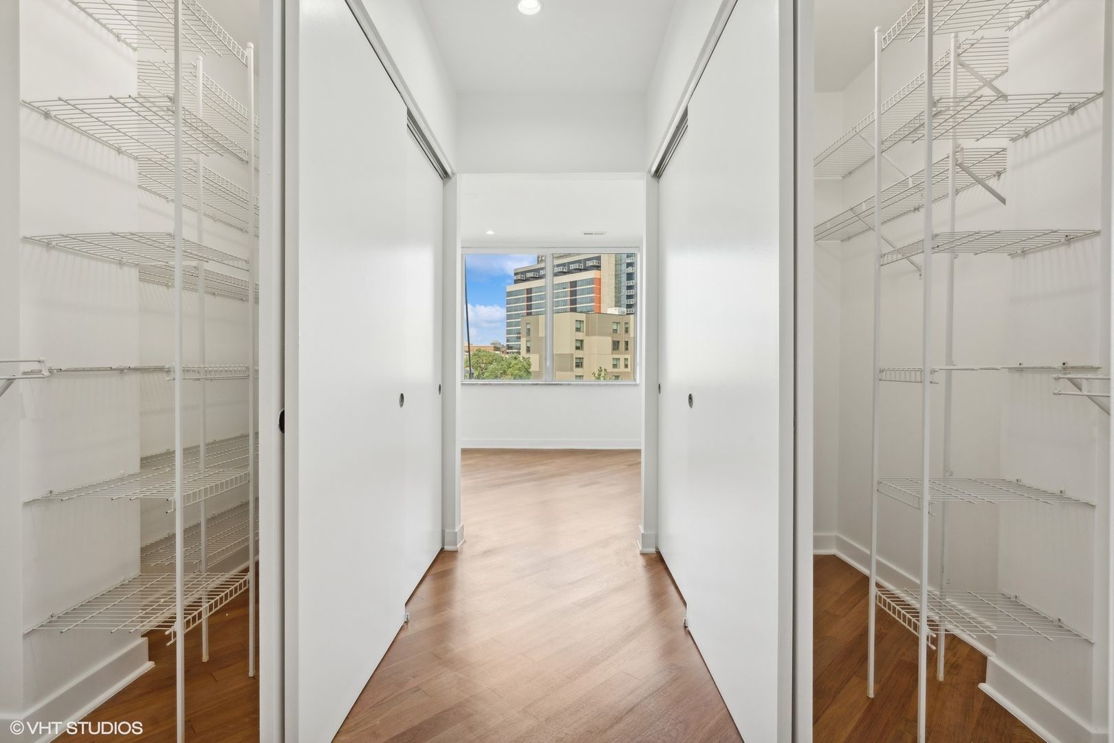 914 W Hubbard Street Unit: 204