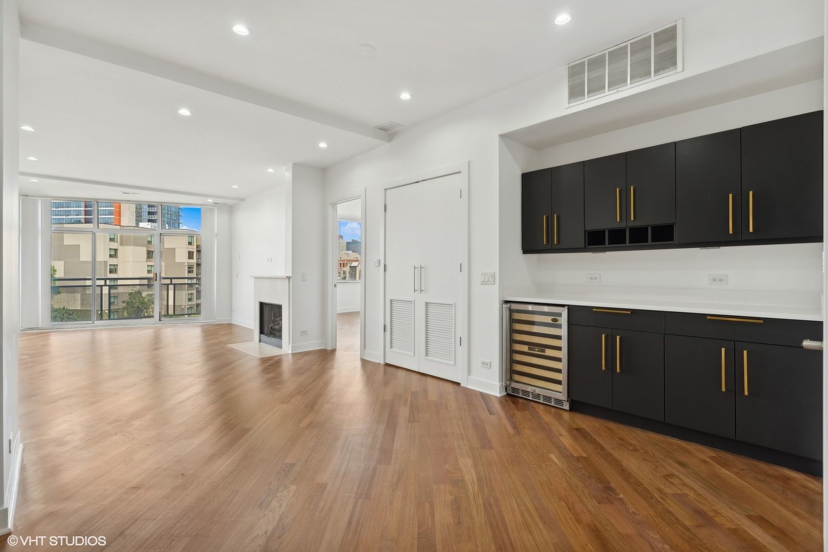 914 W Hubbard Street Unit: 204