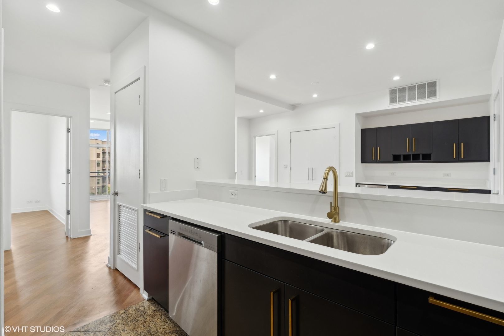 914 W Hubbard Street Unit: 204