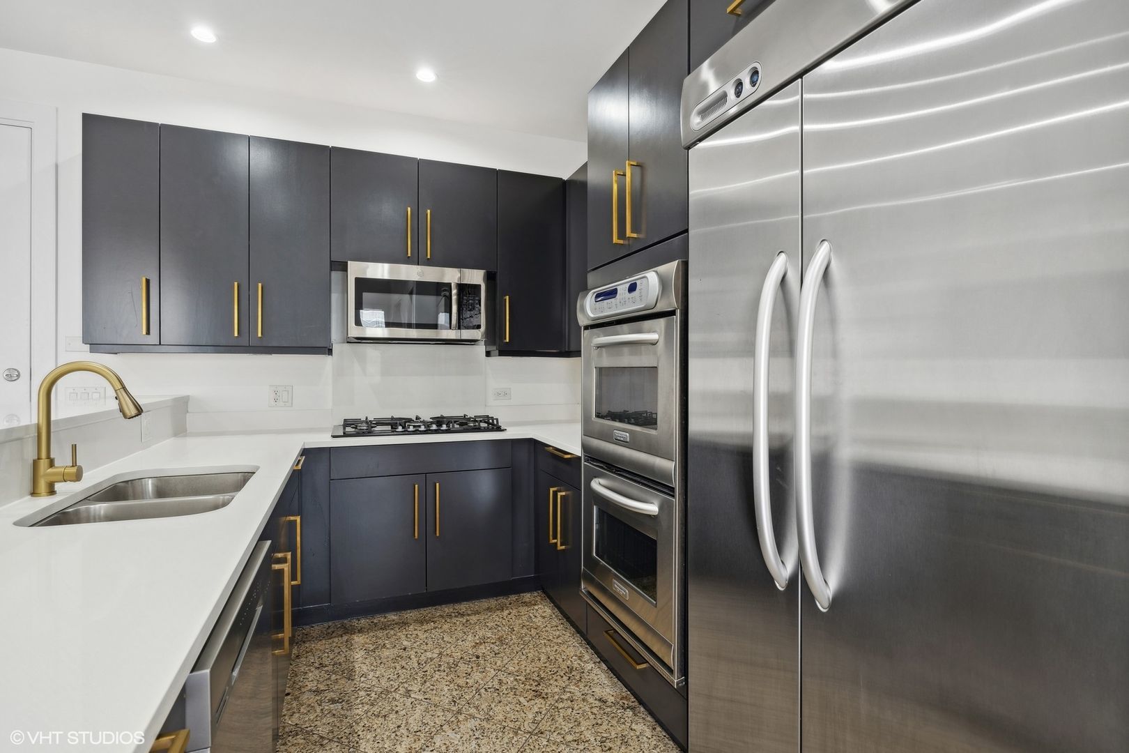 914 W Hubbard Street Unit: 204