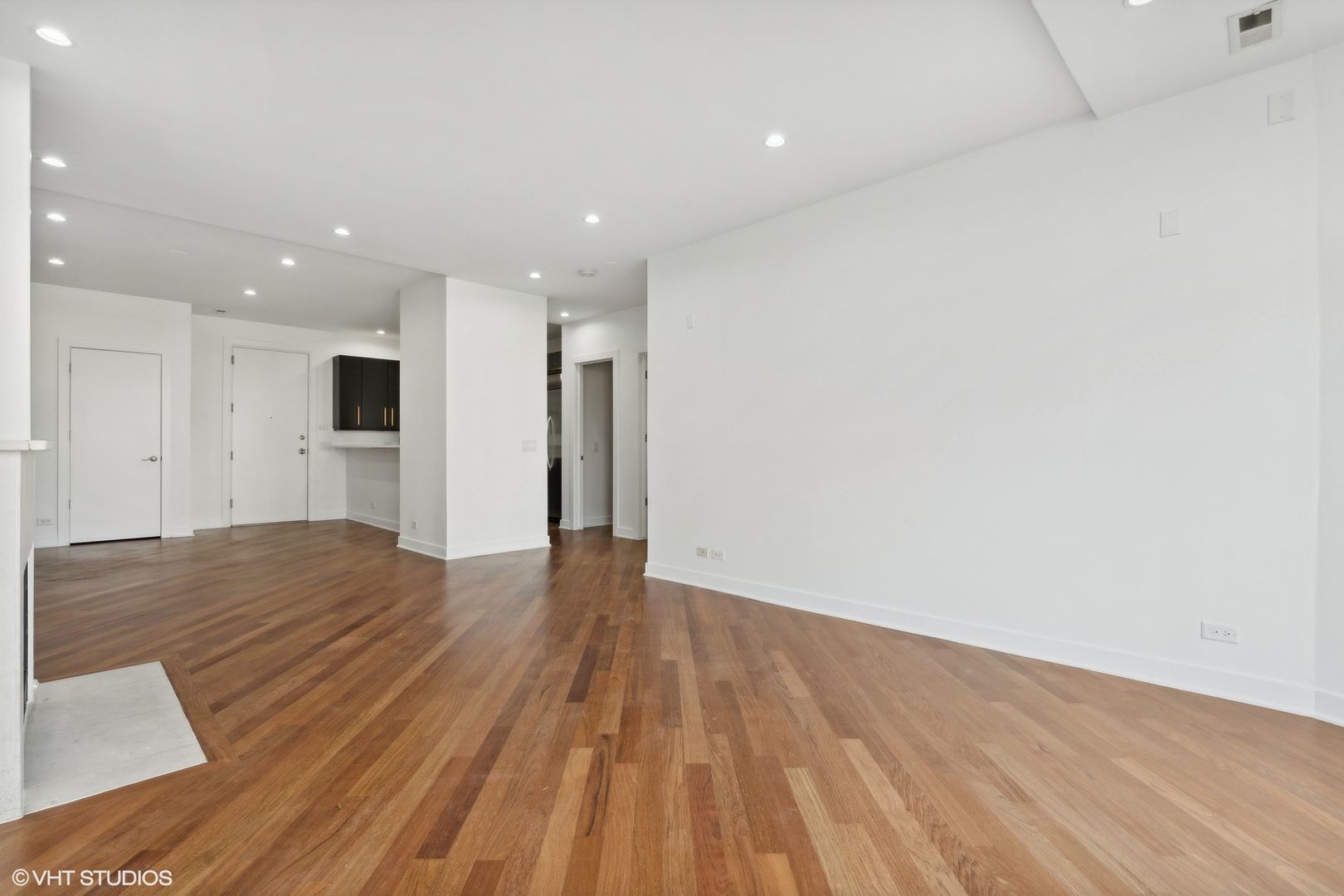 914 W Hubbard Street Unit: 204