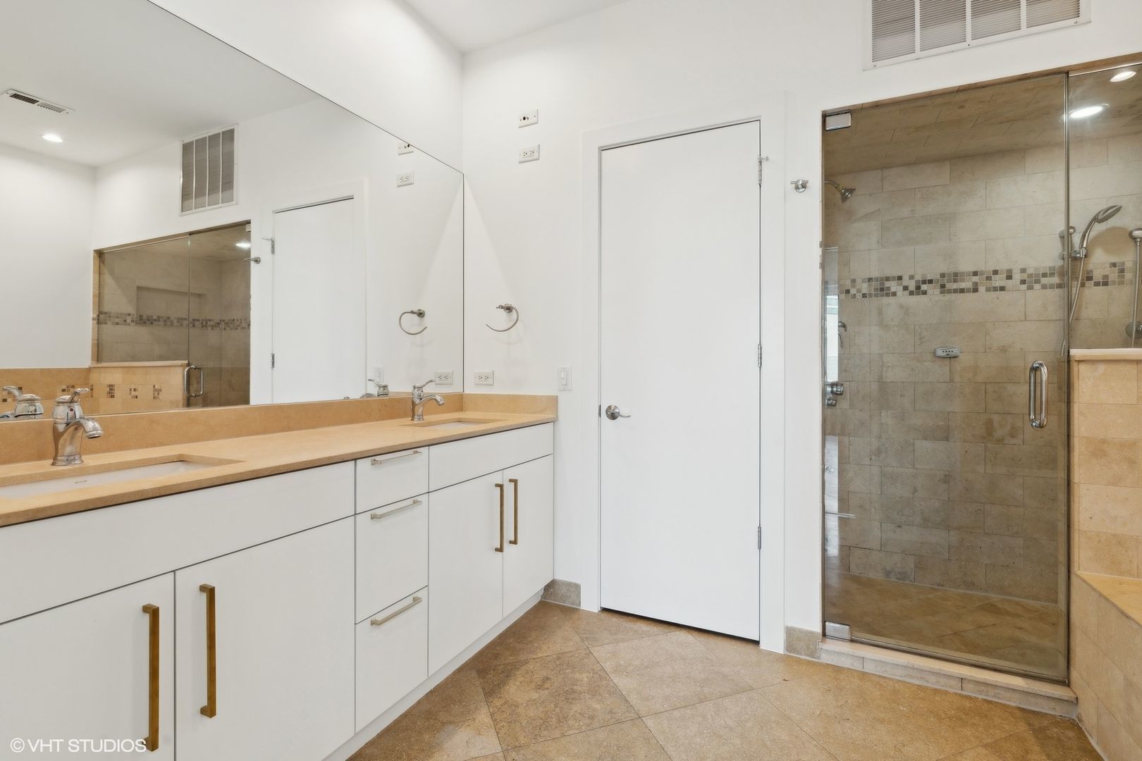 914 W Hubbard Street Unit: 204
