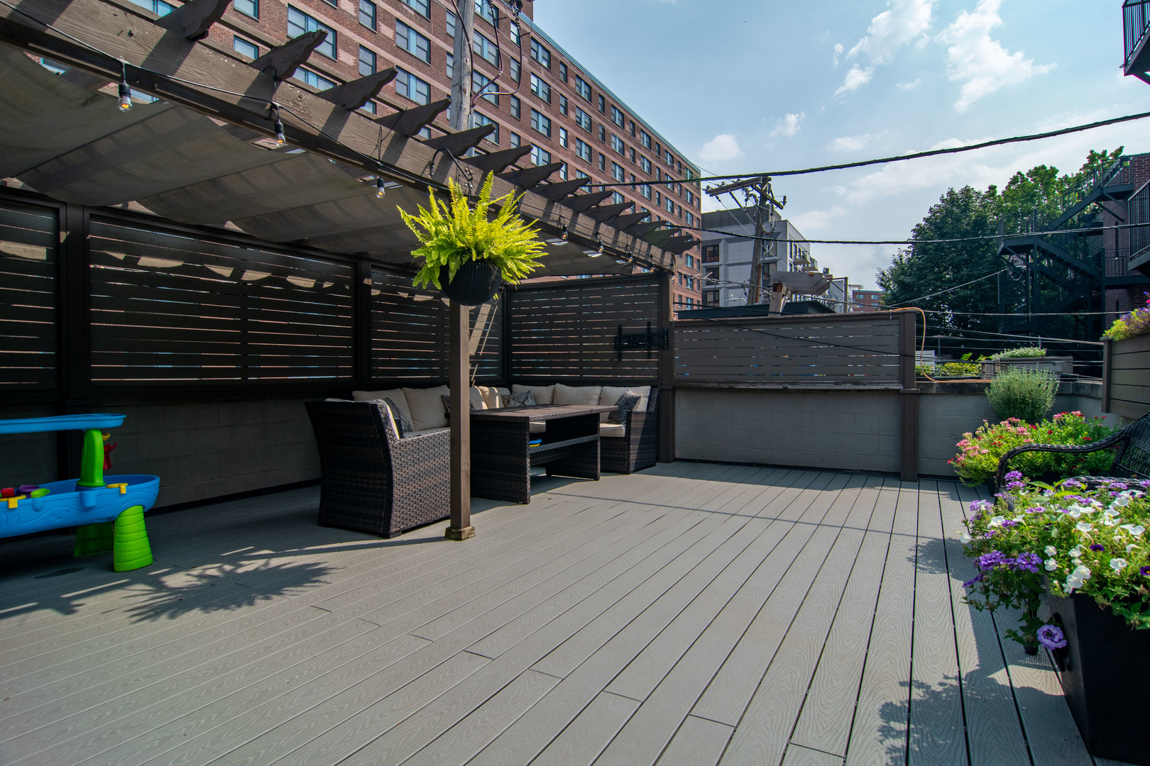 2773 N Kenmore Avenue Unit: 1