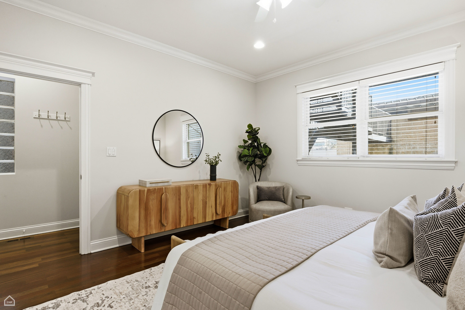 2773 N Kenmore Avenue Unit: 1