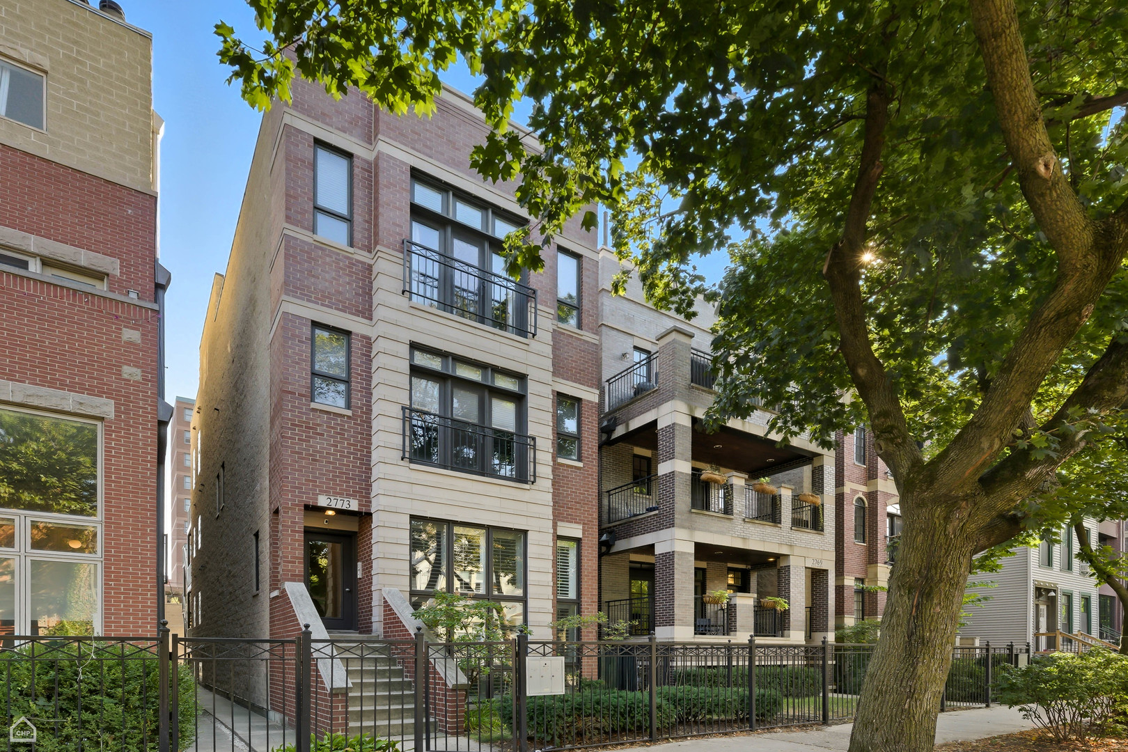 2773 N Kenmore Avenue Unit: 1