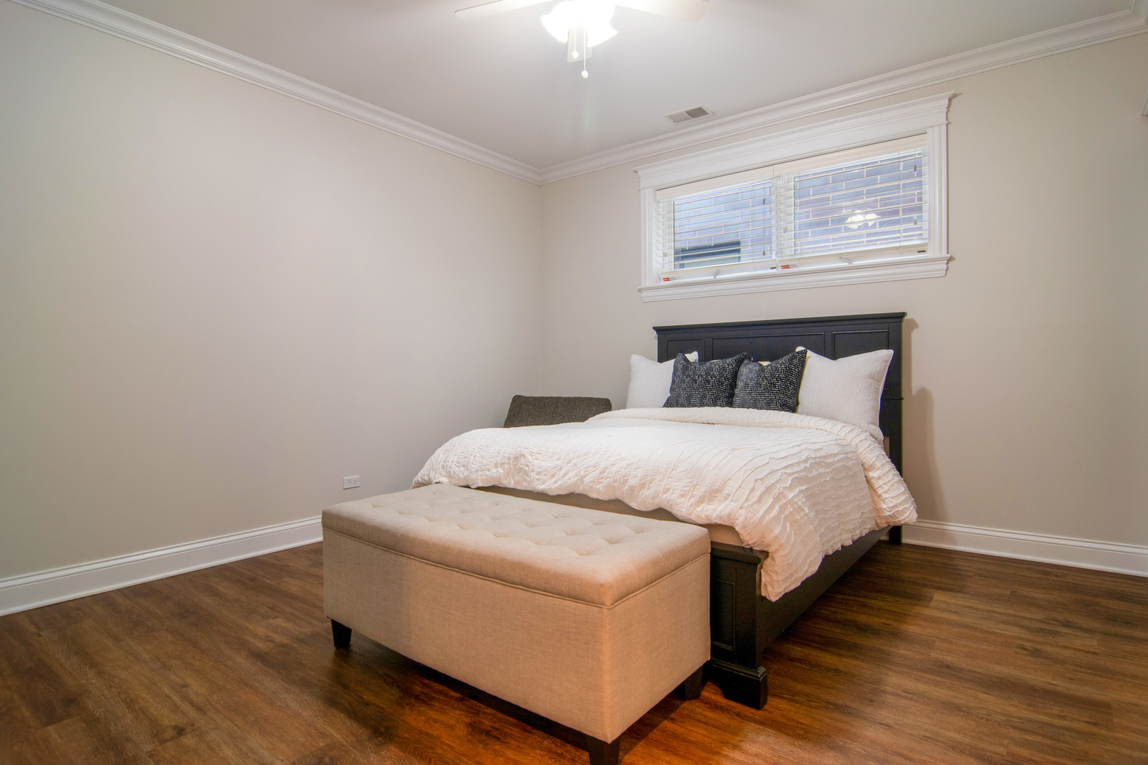 2773 N Kenmore Avenue Unit: 1