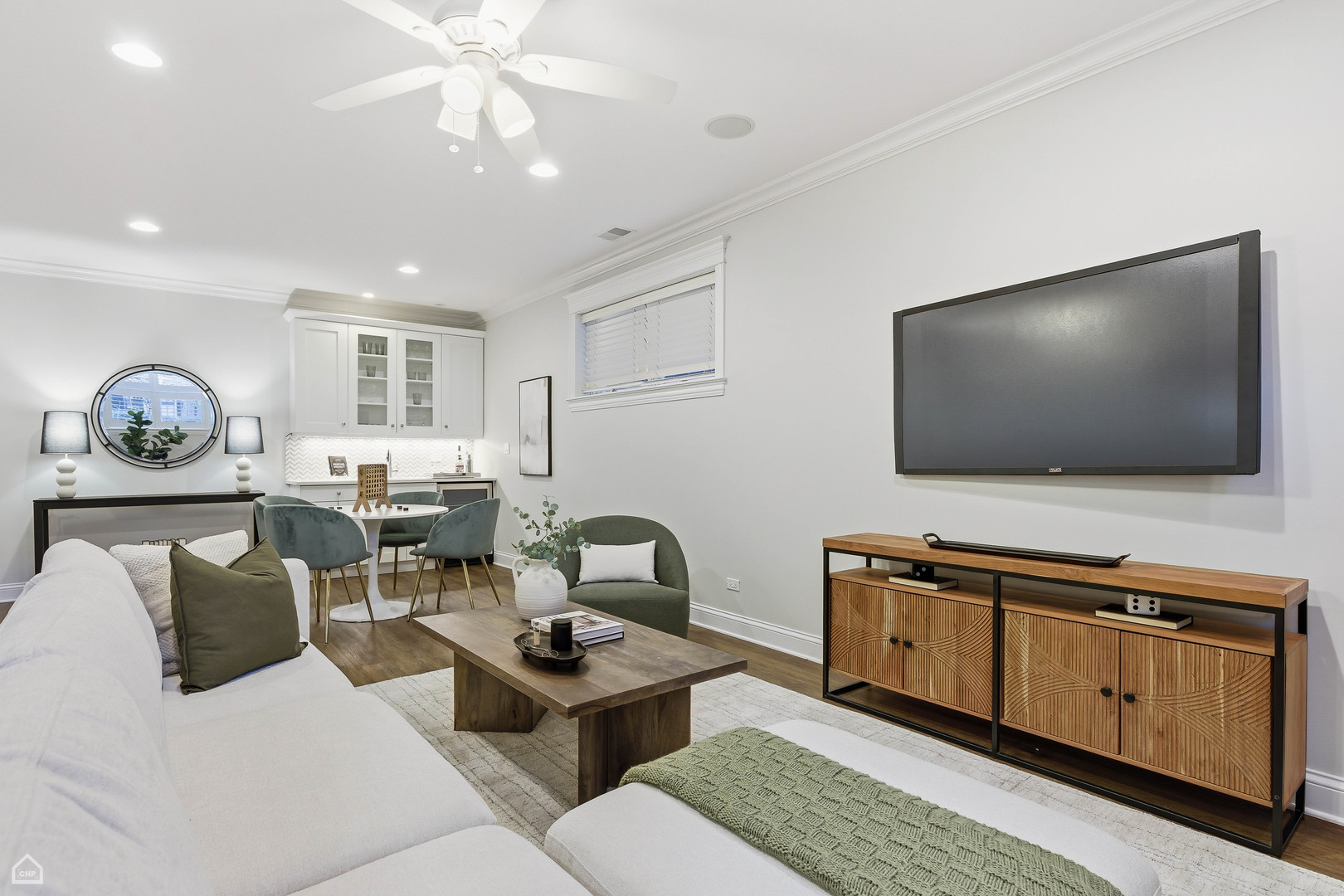 2773 N Kenmore Avenue Unit: 1