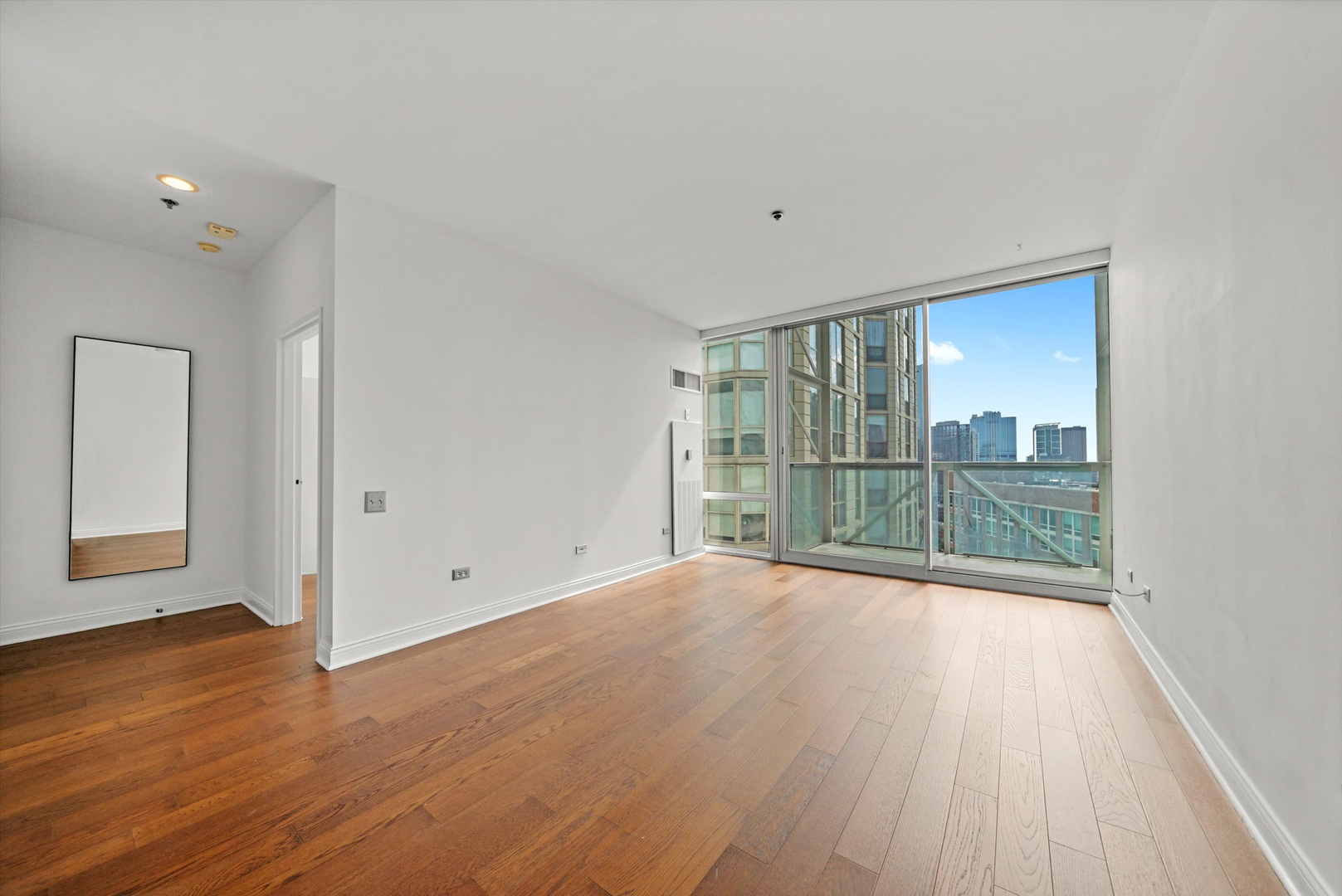 653 N Kingsbury Street Unit: 2008
