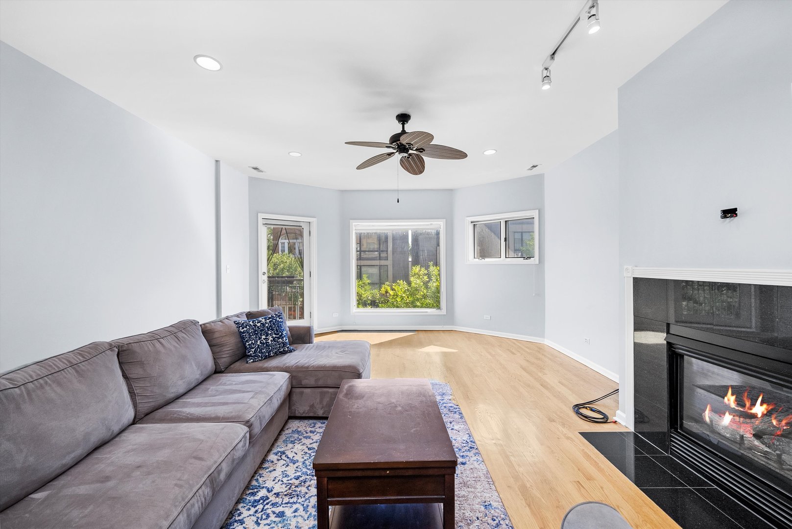 2236 W Armitage Avenue Unit: 303