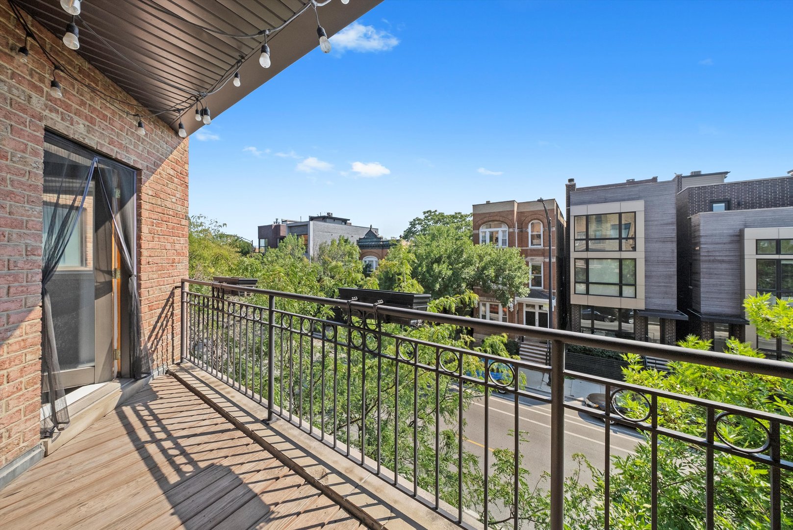2236 W Armitage Avenue Unit: 303