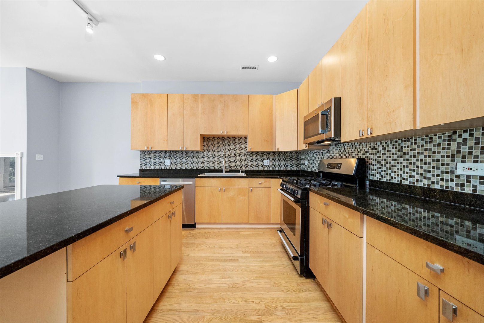 2236 W Armitage Avenue Unit: 303