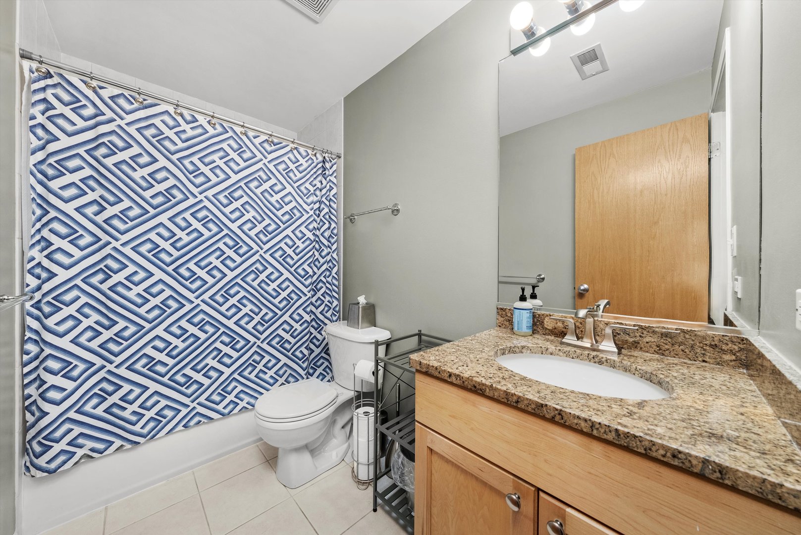 2236 W Armitage Avenue Unit: 303