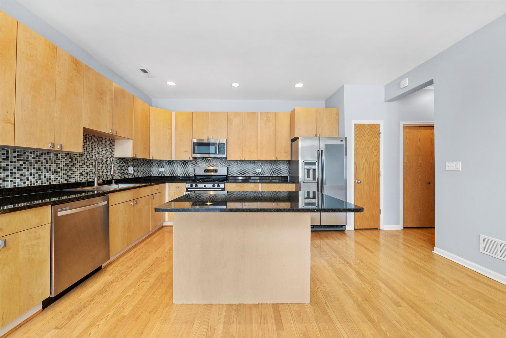 2236 W Armitage Avenue Unit: 303