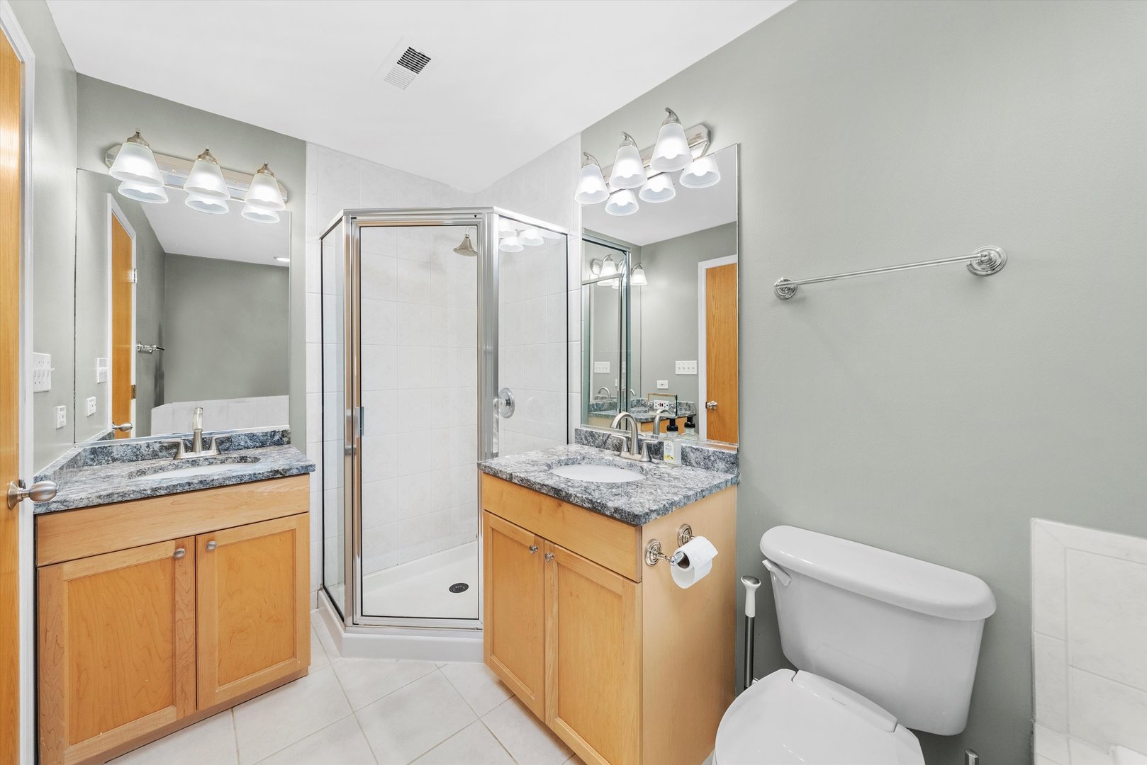 2236 W Armitage Avenue Unit: 303