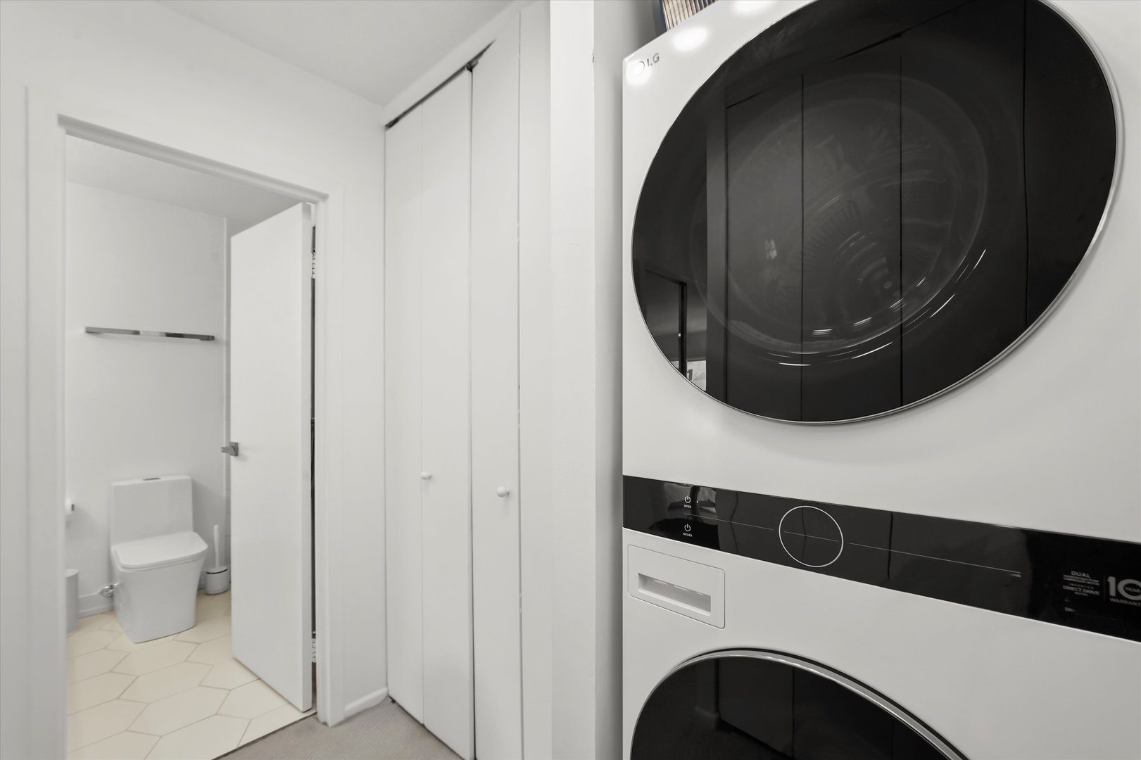 1313 N Ritchie Court Unit: 1304