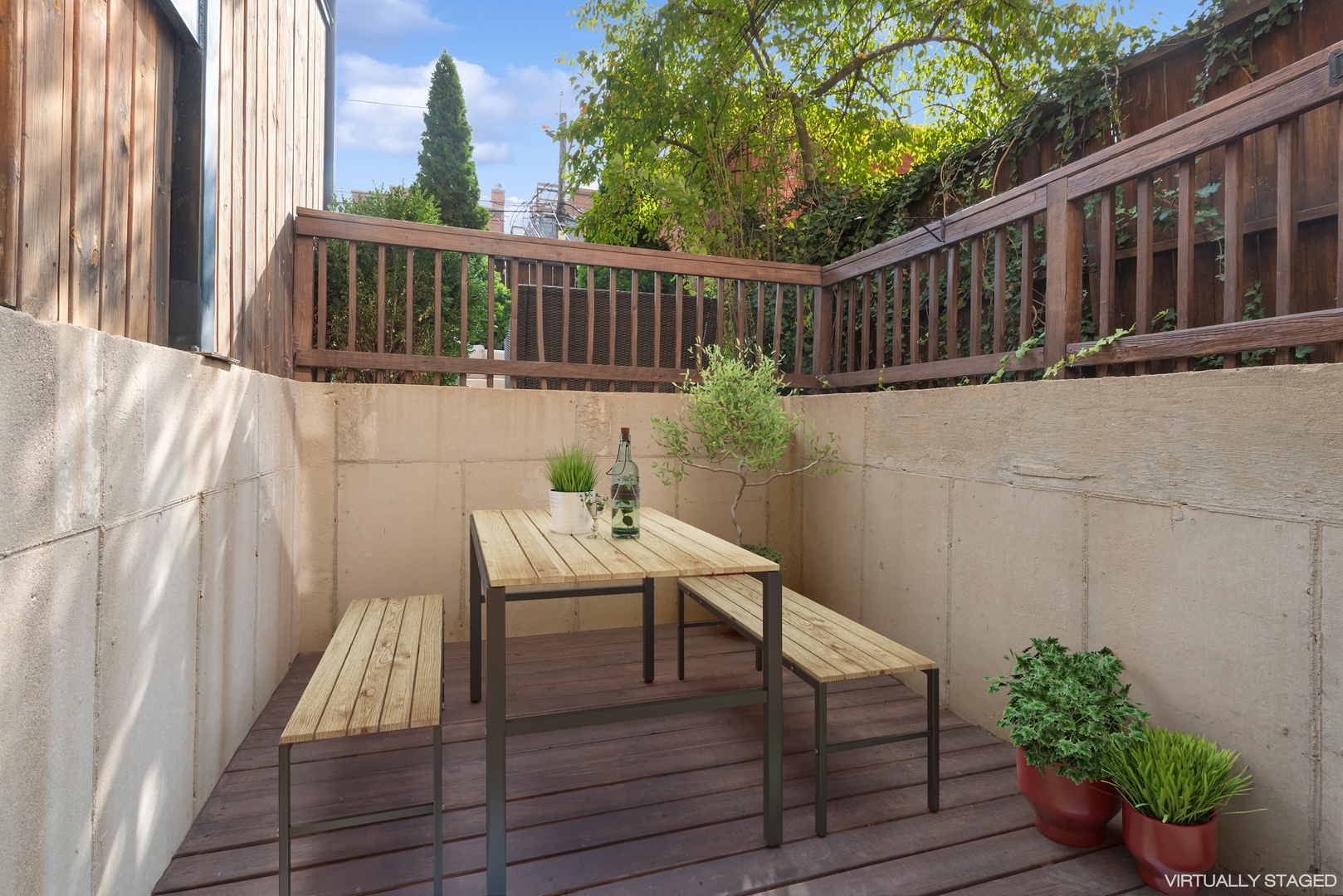 1327 W Roscoe Street Unit: 2