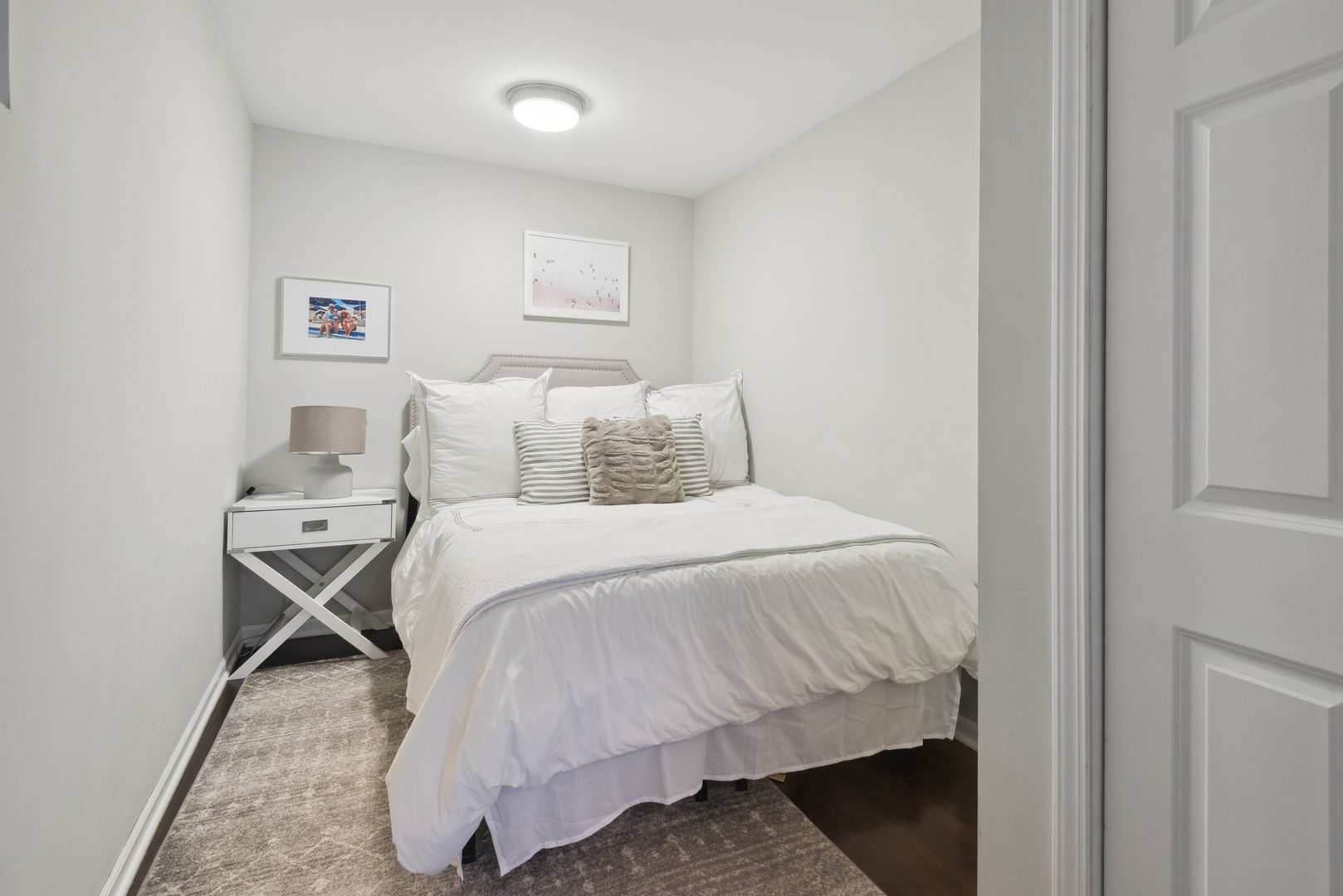 1327 W Roscoe Street Unit: 2