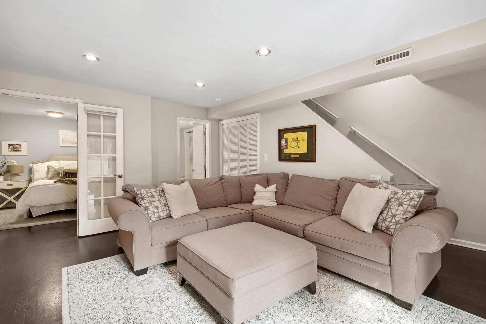 1327 W Roscoe Street Unit: 2