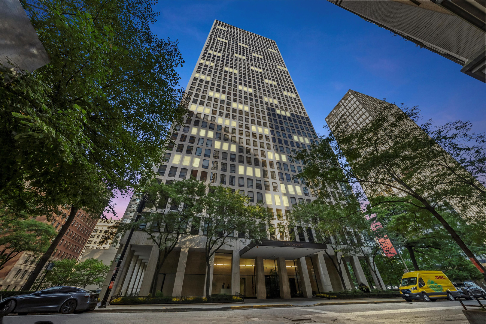 260 E CHESTNUT Street Unit: 2107