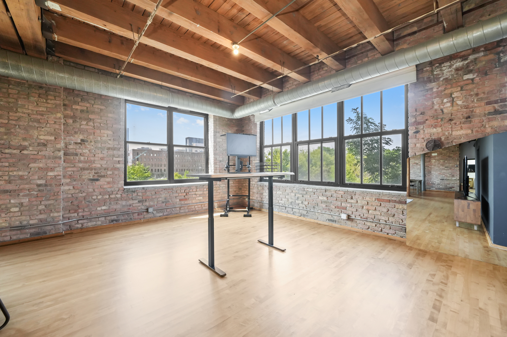 407 N Elizabeth Street Unit: 209