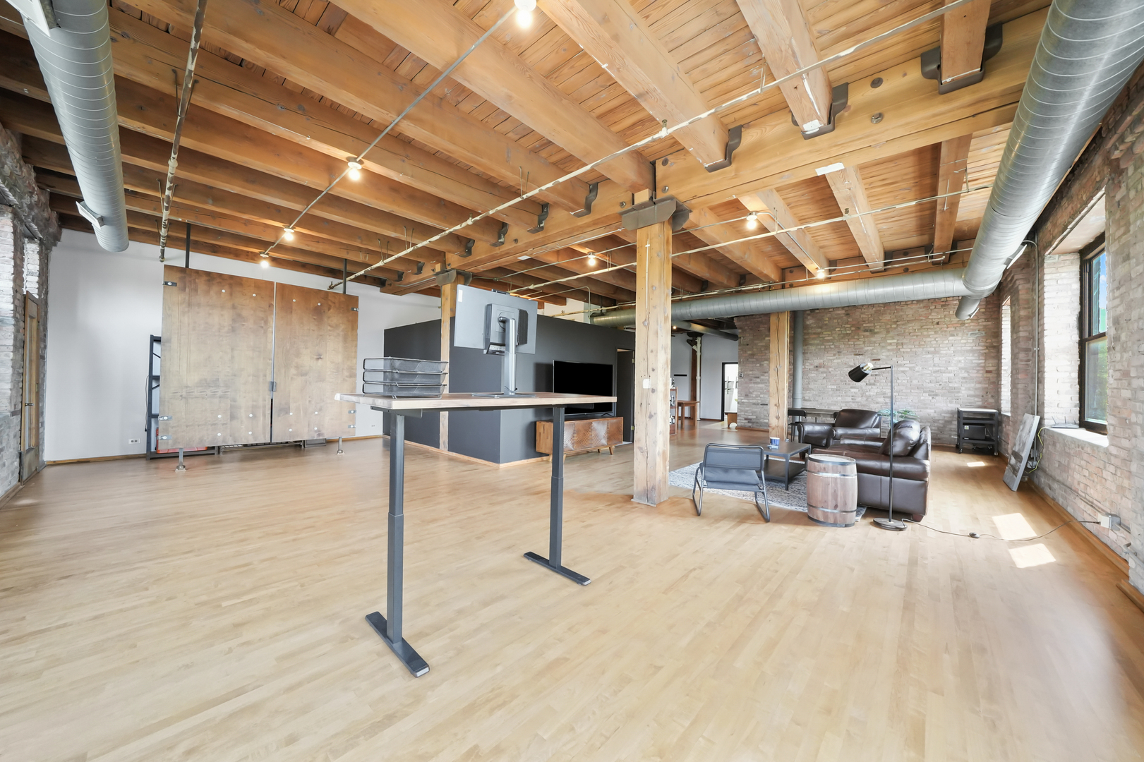 407 N Elizabeth Street Unit: 209