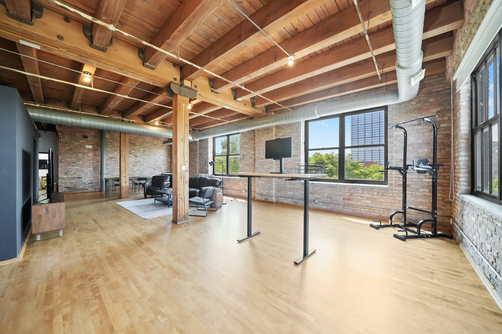 407 N Elizabeth Street Unit: 209