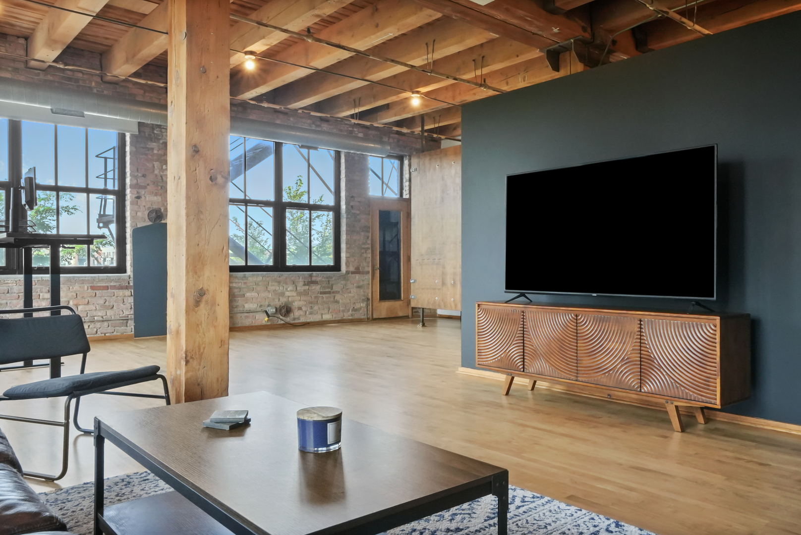407 N Elizabeth Street Unit: 209