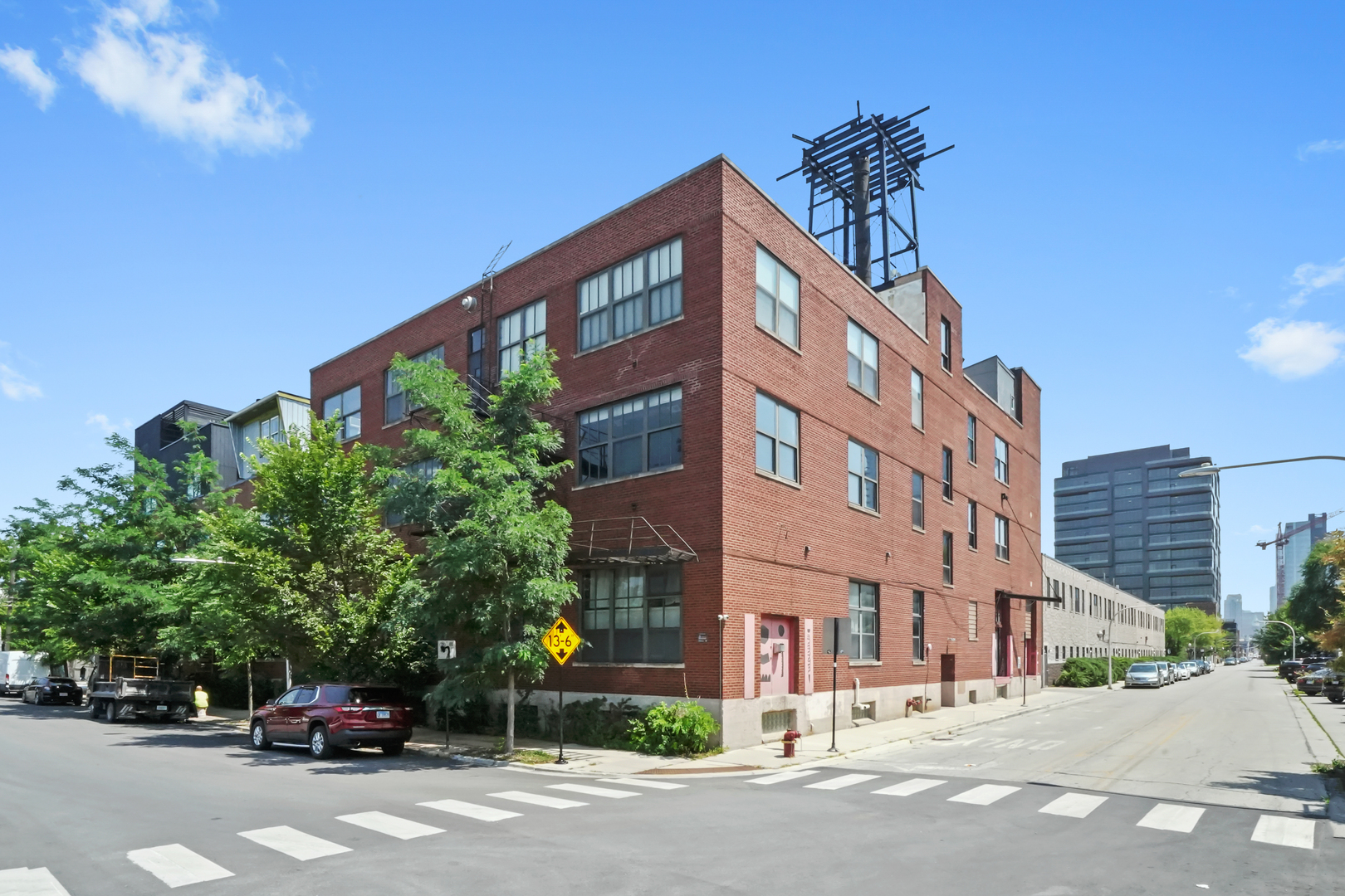 407 N Elizabeth Street Unit: 209