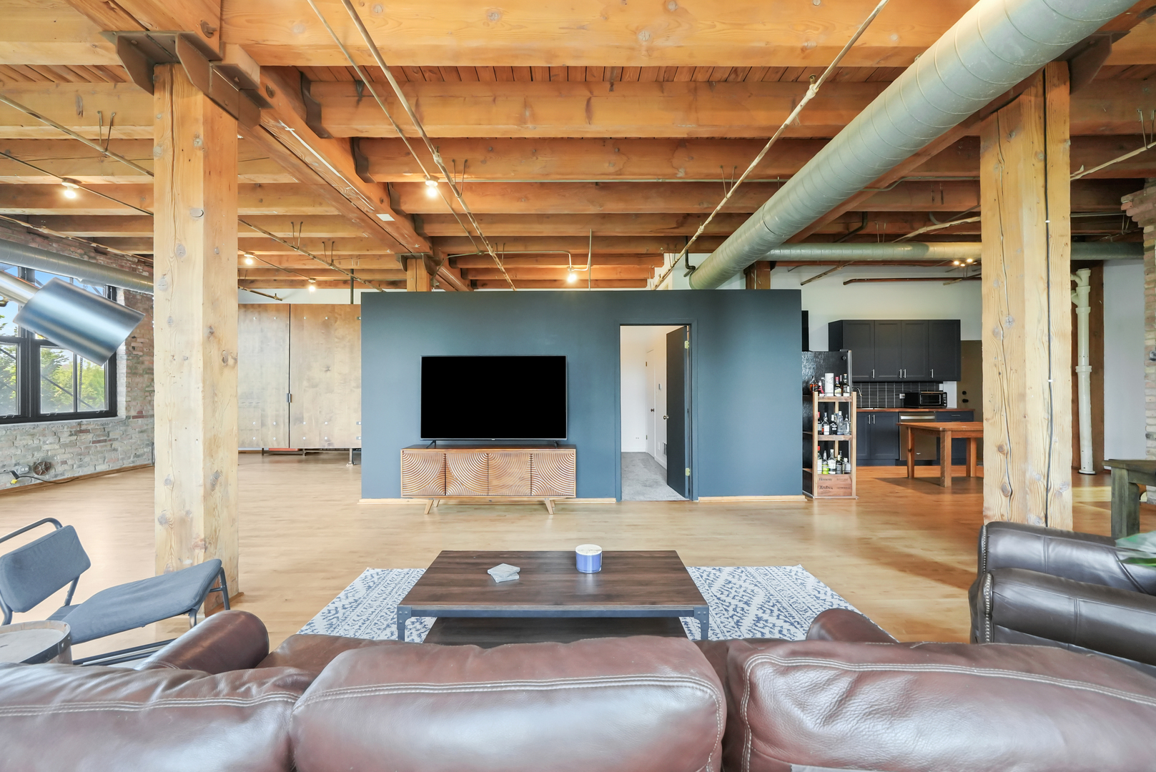 407 N Elizabeth Street Unit: 209
