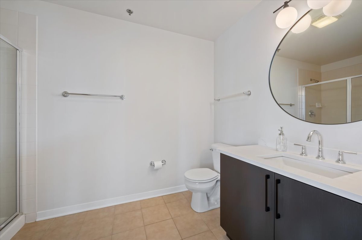 511 W Division Street Unit: 607