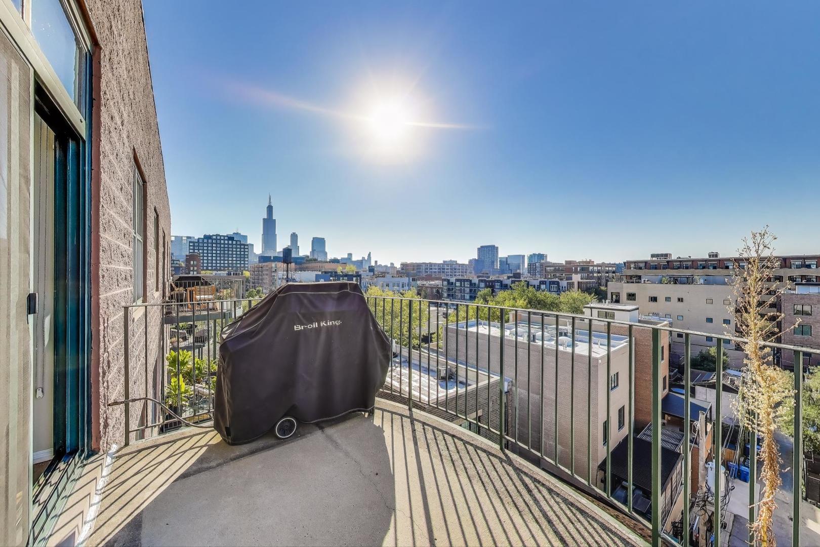 1301 W Washington Boulevard Unit: 604
