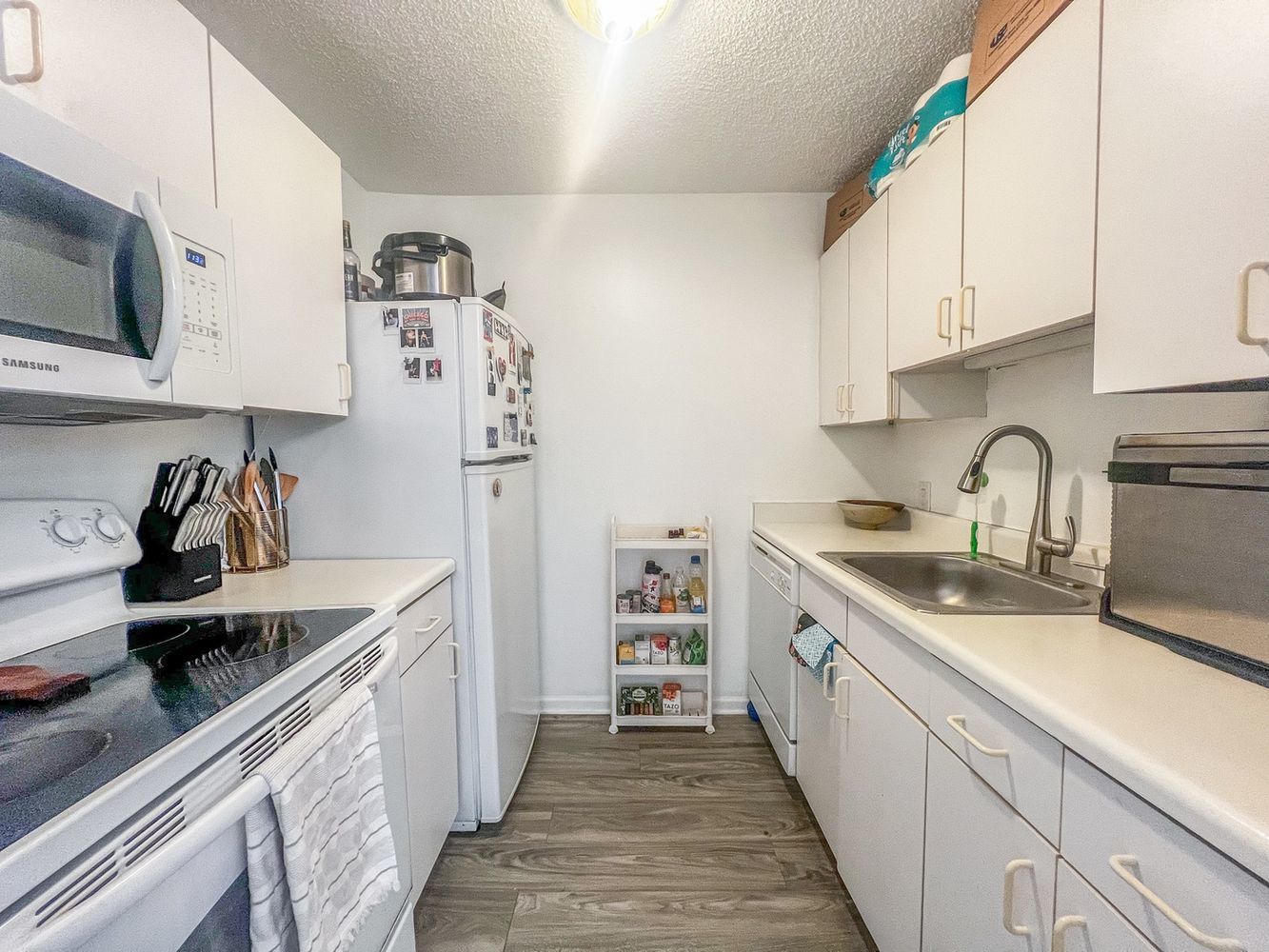 33 W Delaware Place Unit: 8E