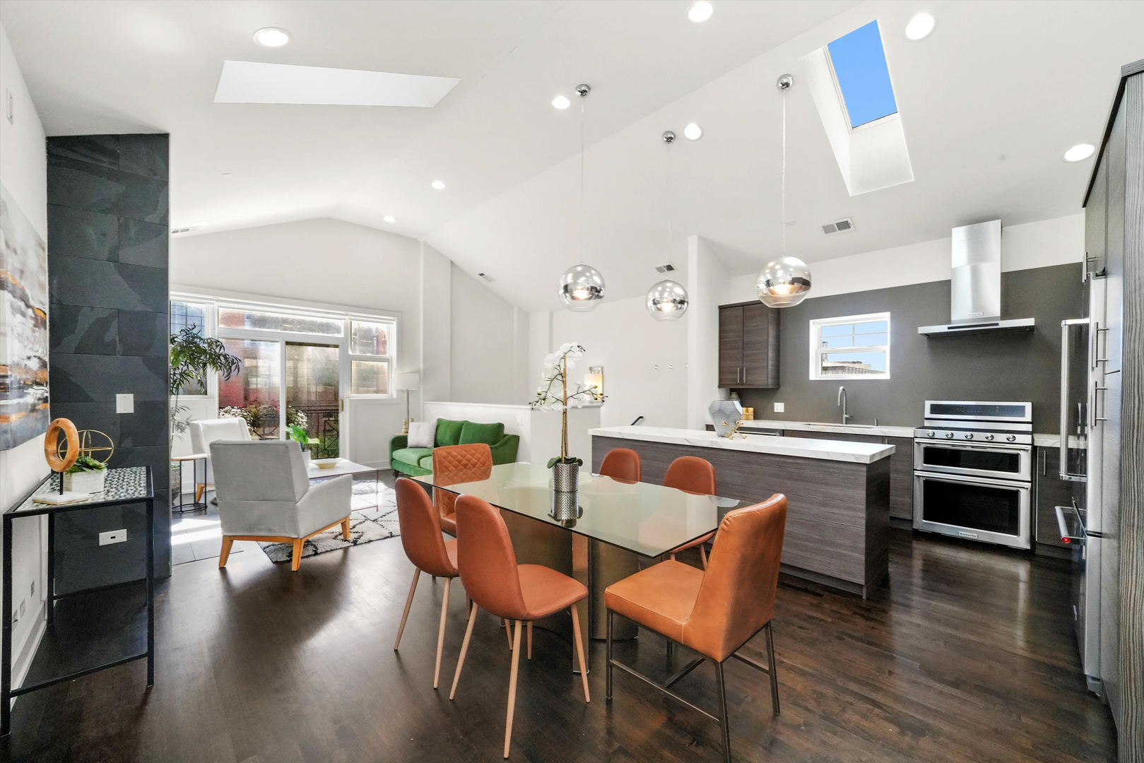 1048 W Fulton Street Unit: 4