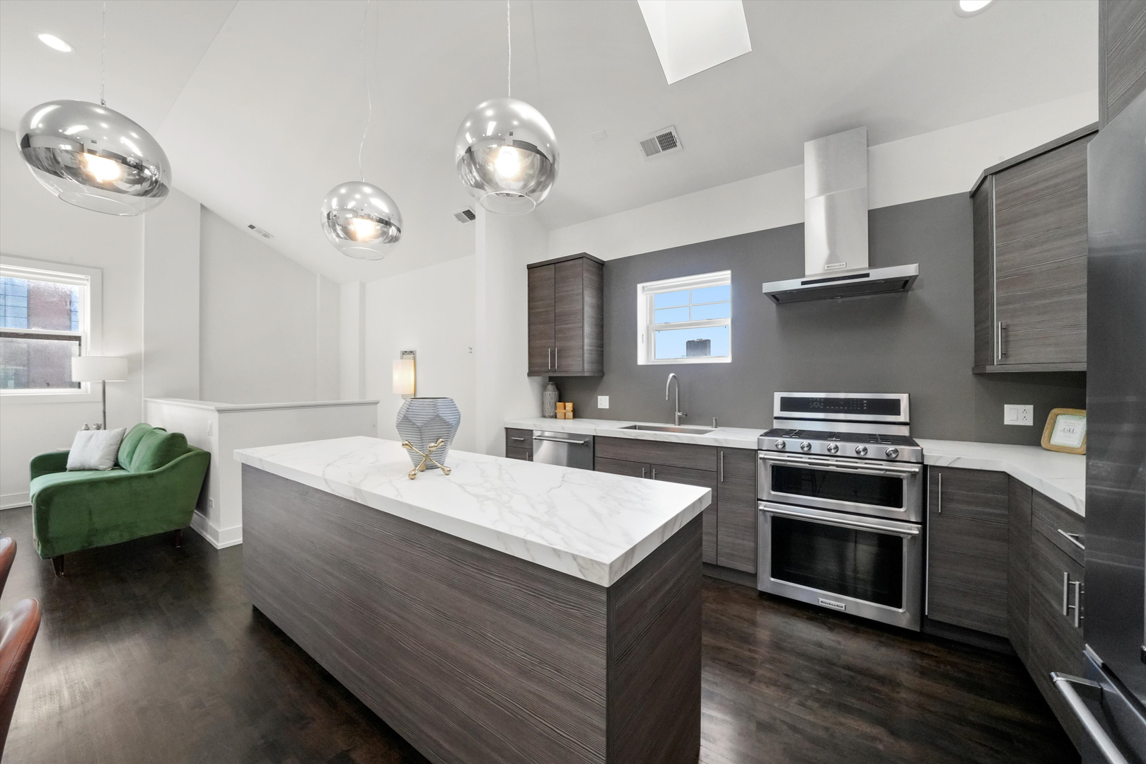 1048 W Fulton Street Unit: 4