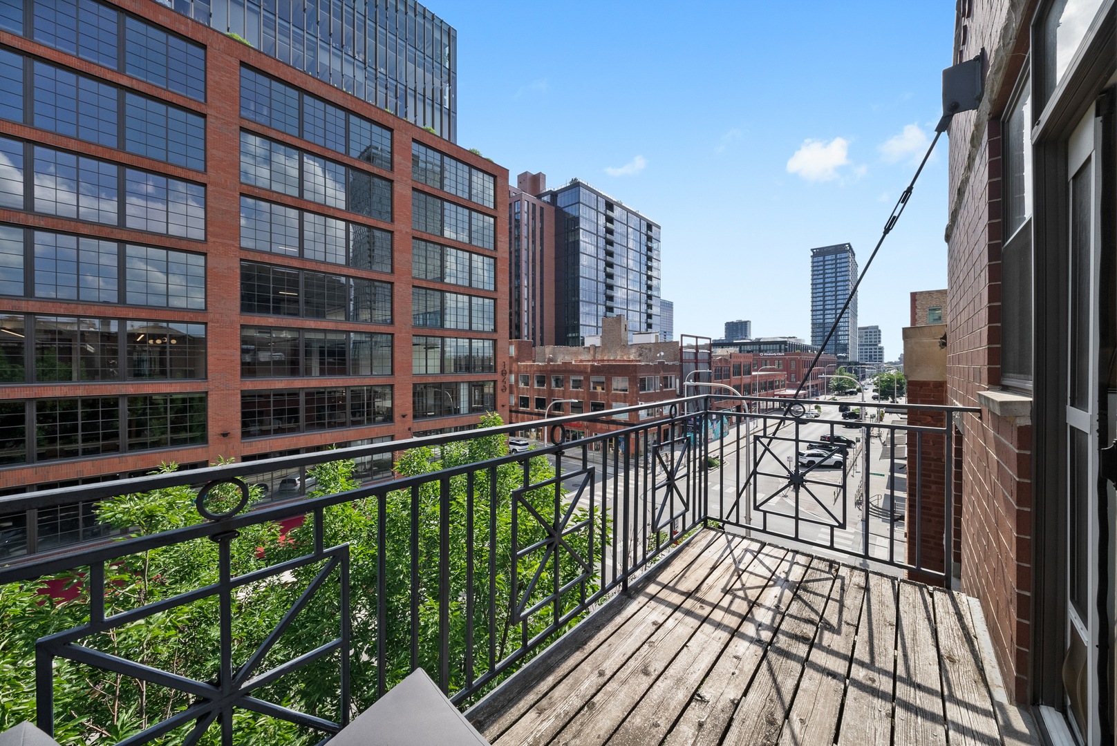 1048 W Fulton Street Unit: 4