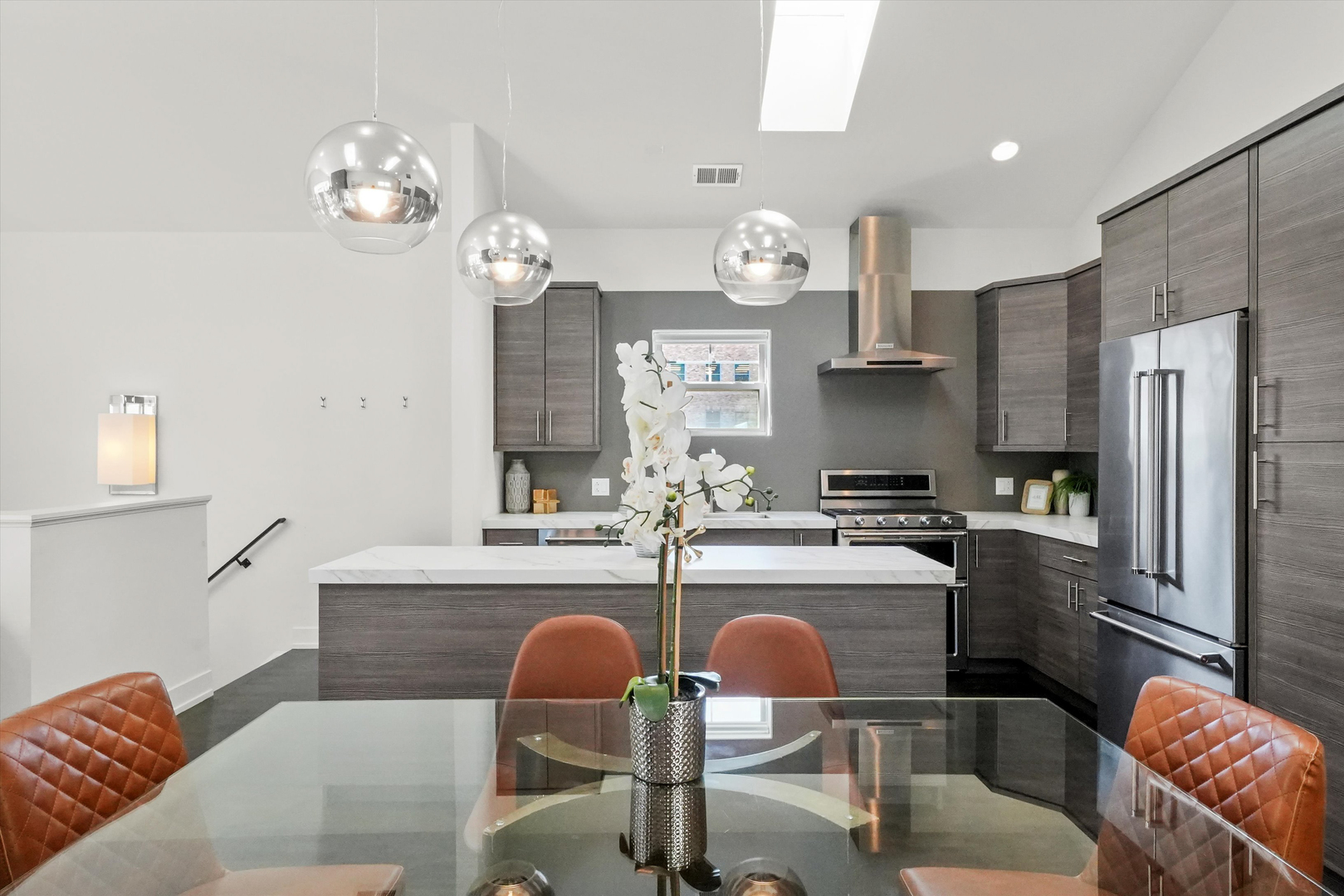 1048 W Fulton Street Unit: 4