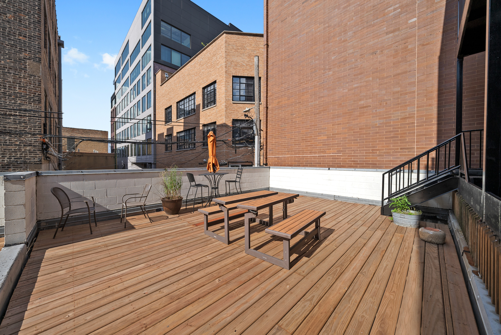 1048 W Fulton Street Unit: 4