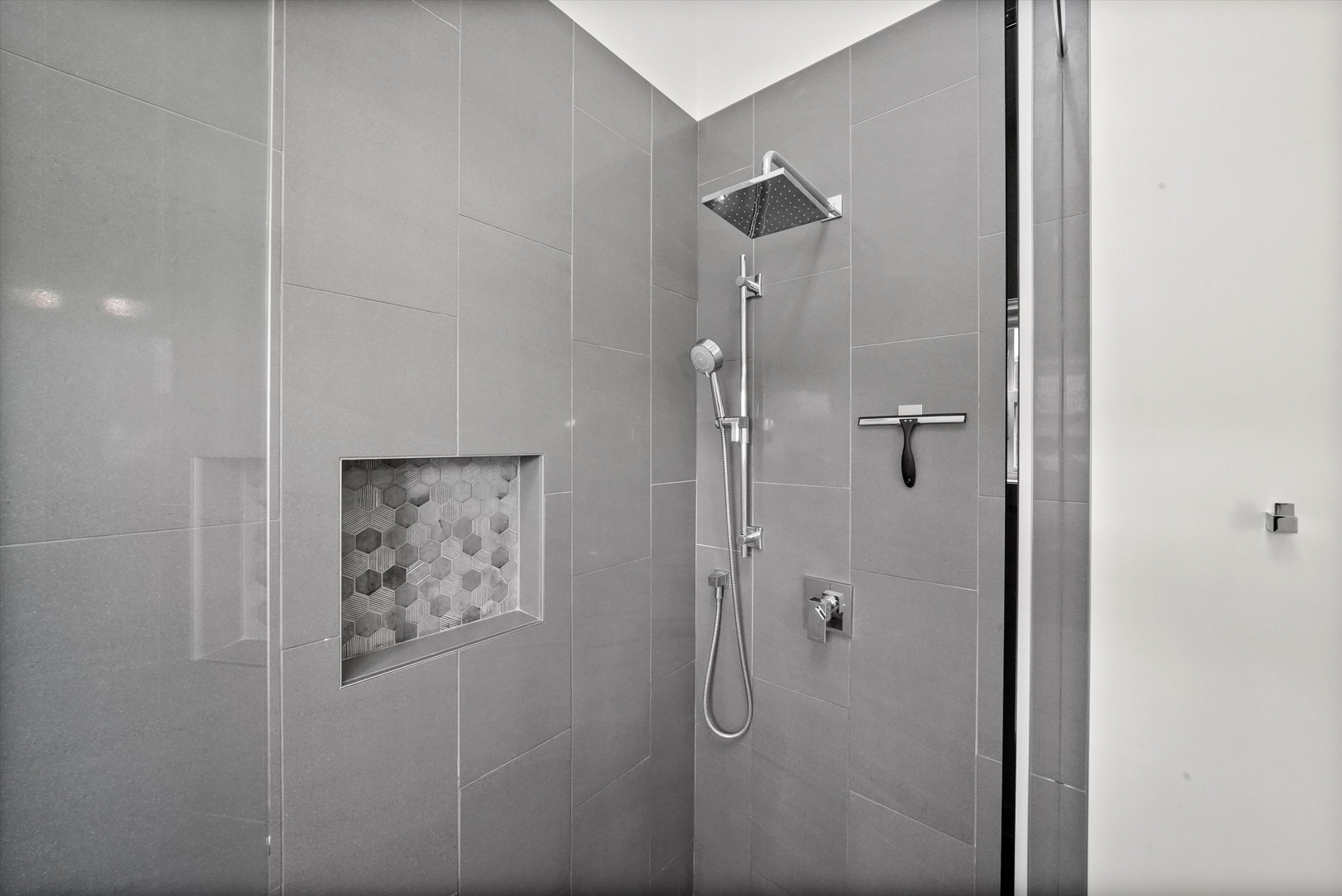 1048 W Fulton Street Unit: 4