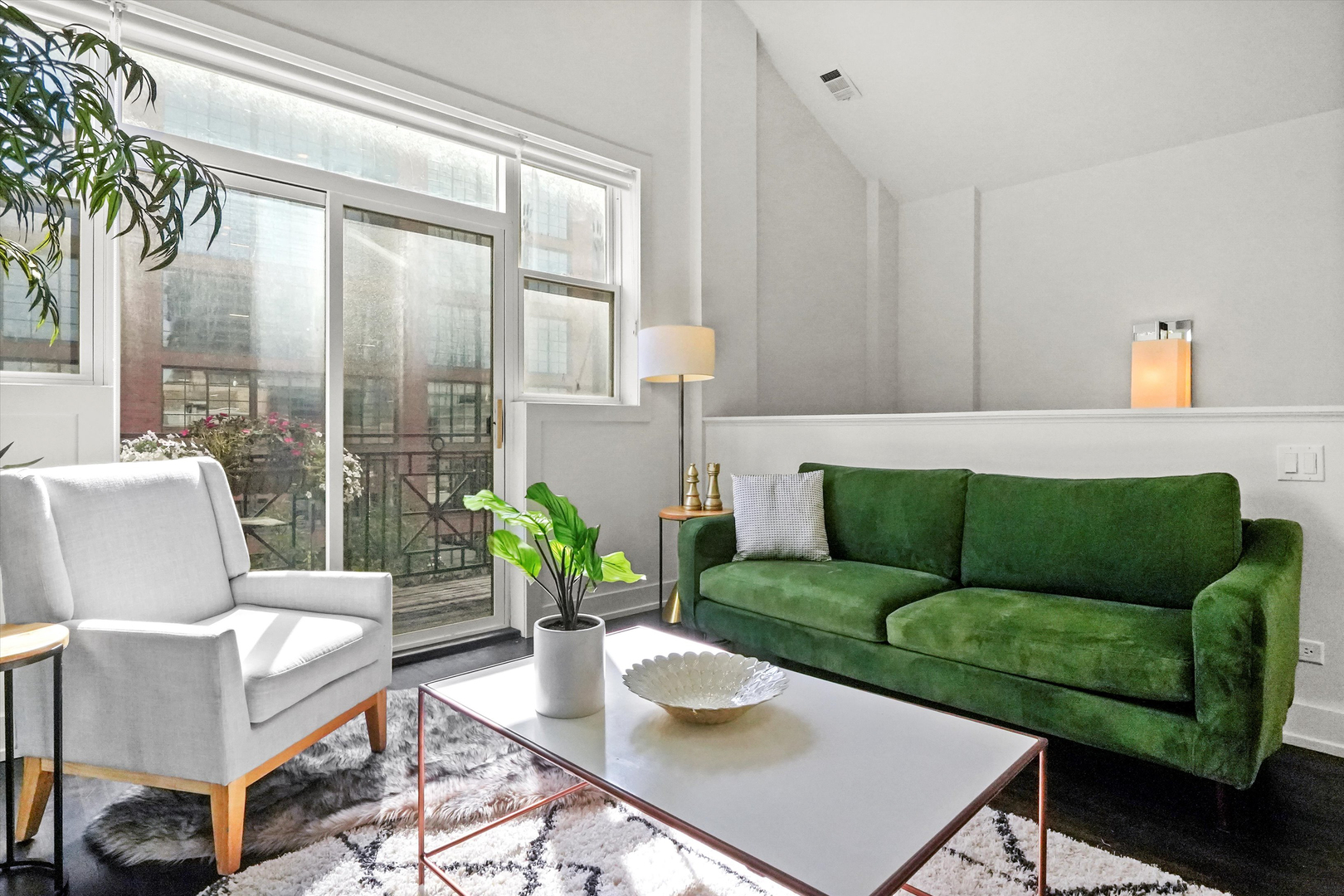 1048 W Fulton Street Unit: 4