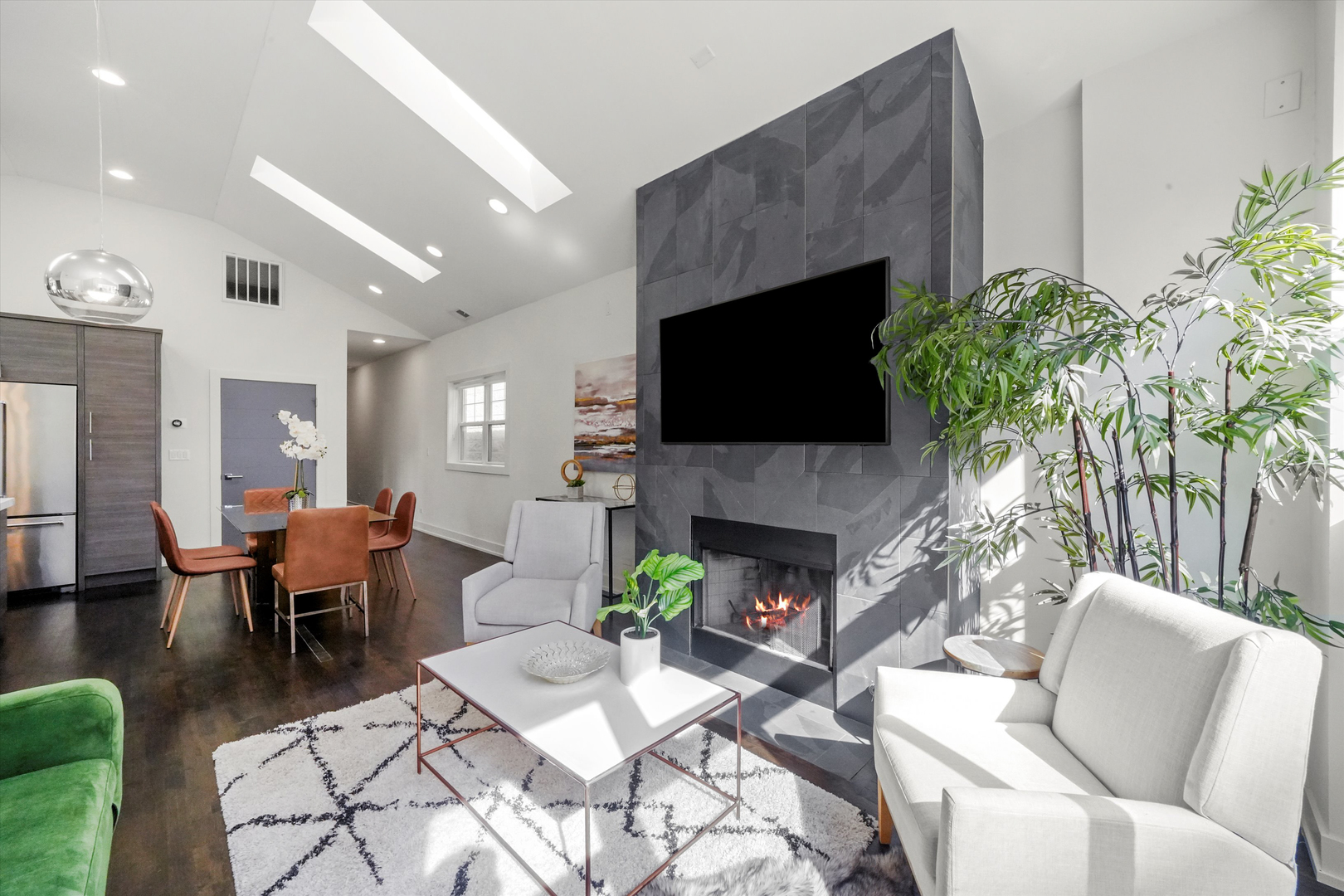 1048 W Fulton Street Unit: 4